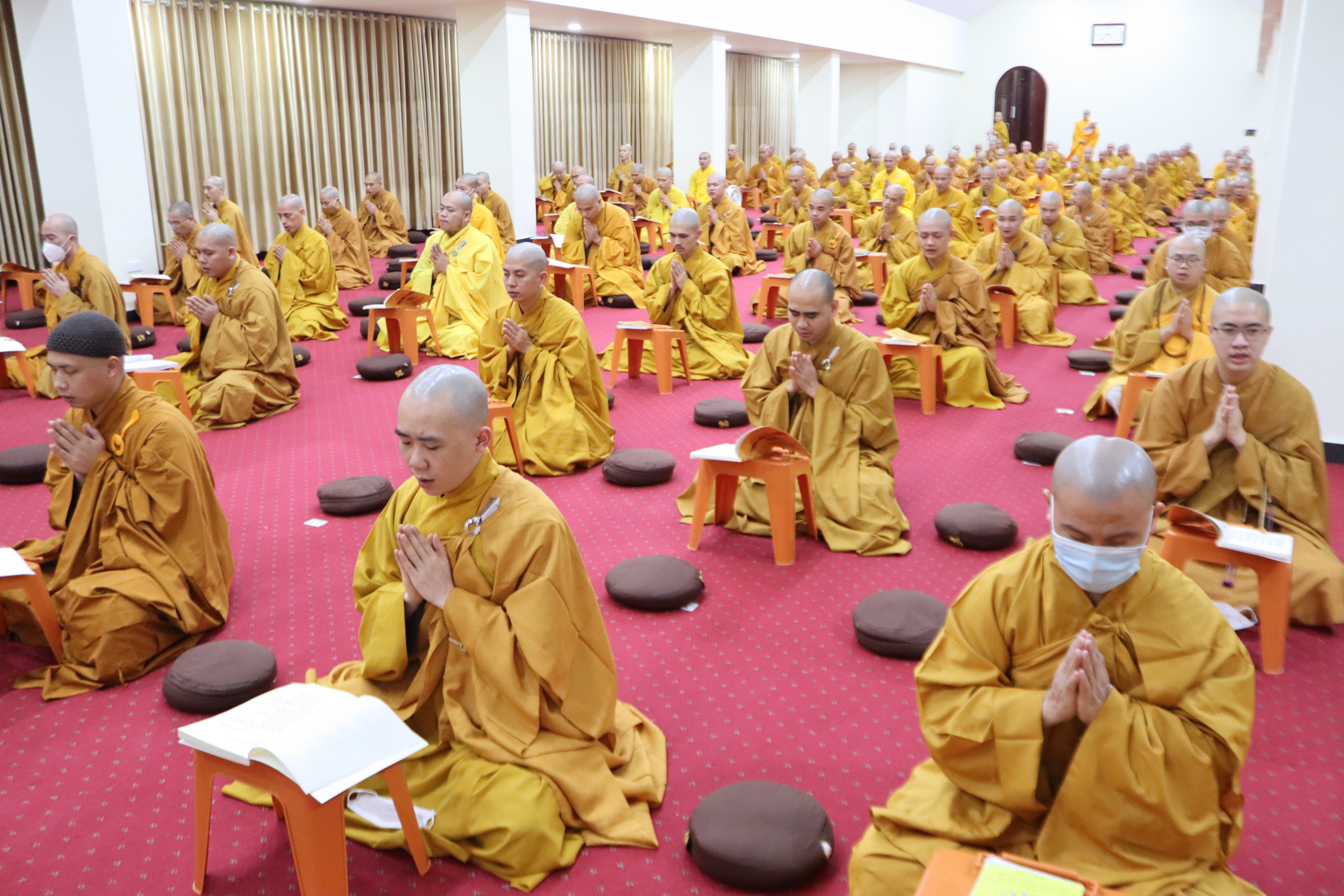 Hà Nội: Chư Tăng Học viện Phật giáo Việt Nam thính giới, bố tát định kỳ