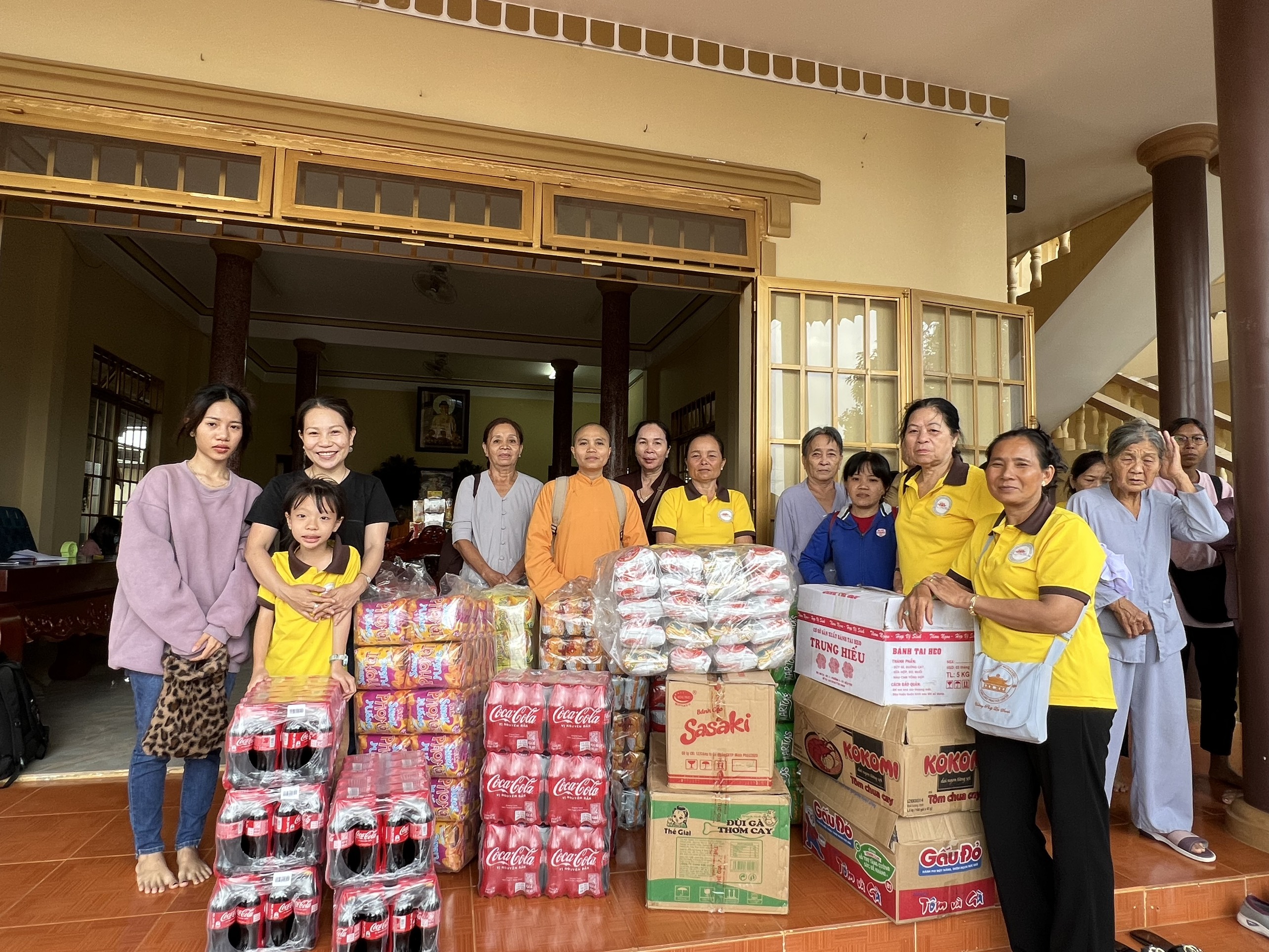 Trà Vinh: Tịnh xá Ngọc Hiệp từ thiện vùng Tây Nguyên và cúng dường trường hạ