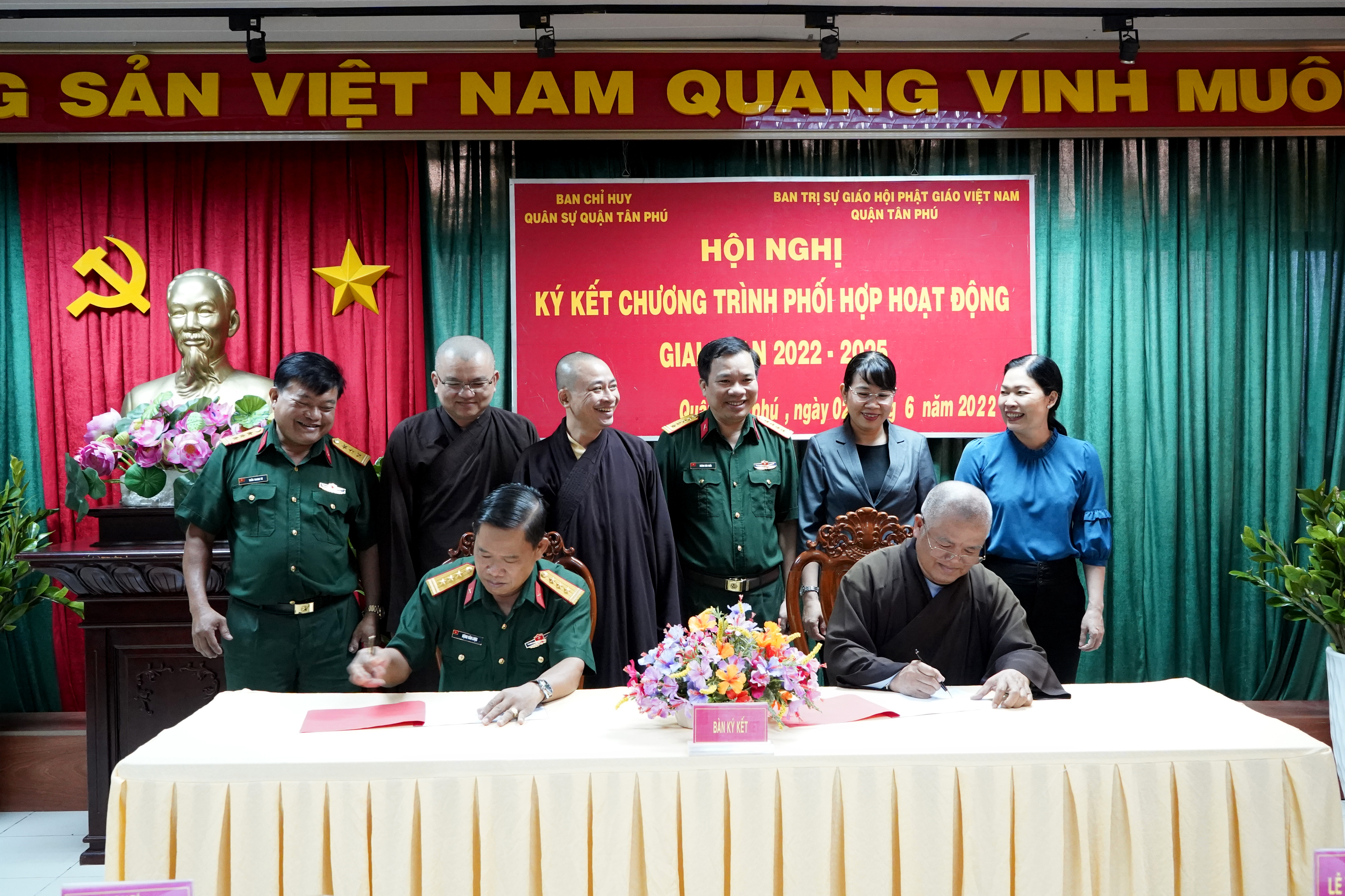 TP.HCM: Hội nghị ký kết hoạt động giai đoạn 2022-2027 giữa Ban Chỉ huy Quân sự và BTS Phật giáo quận Tân Phú