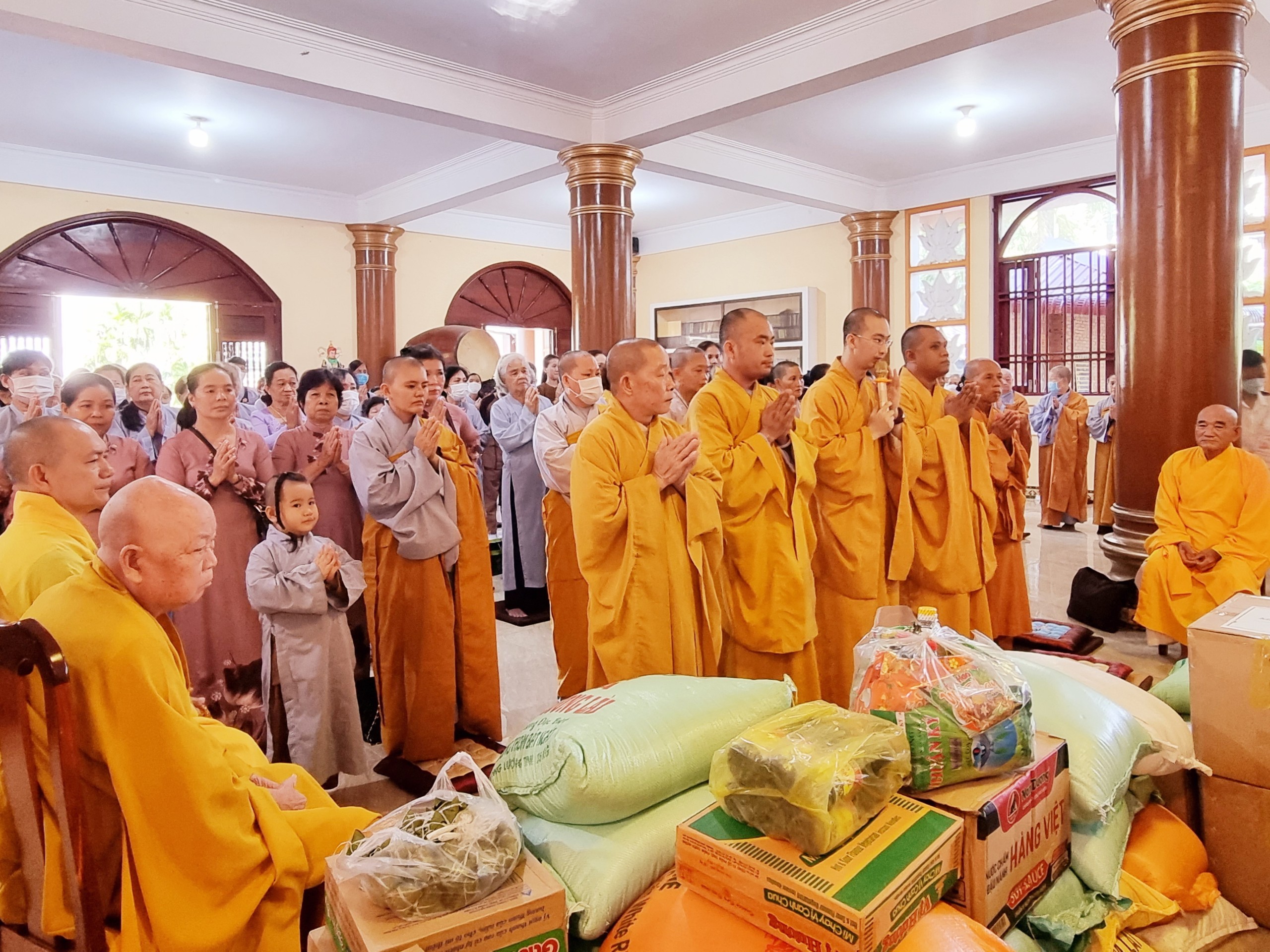 Hậu Giang: BTS GHPGVN TP. Vị Thanh và huyện Vị Thủy thăm và cúng dường các trường hạ trong tỉnh