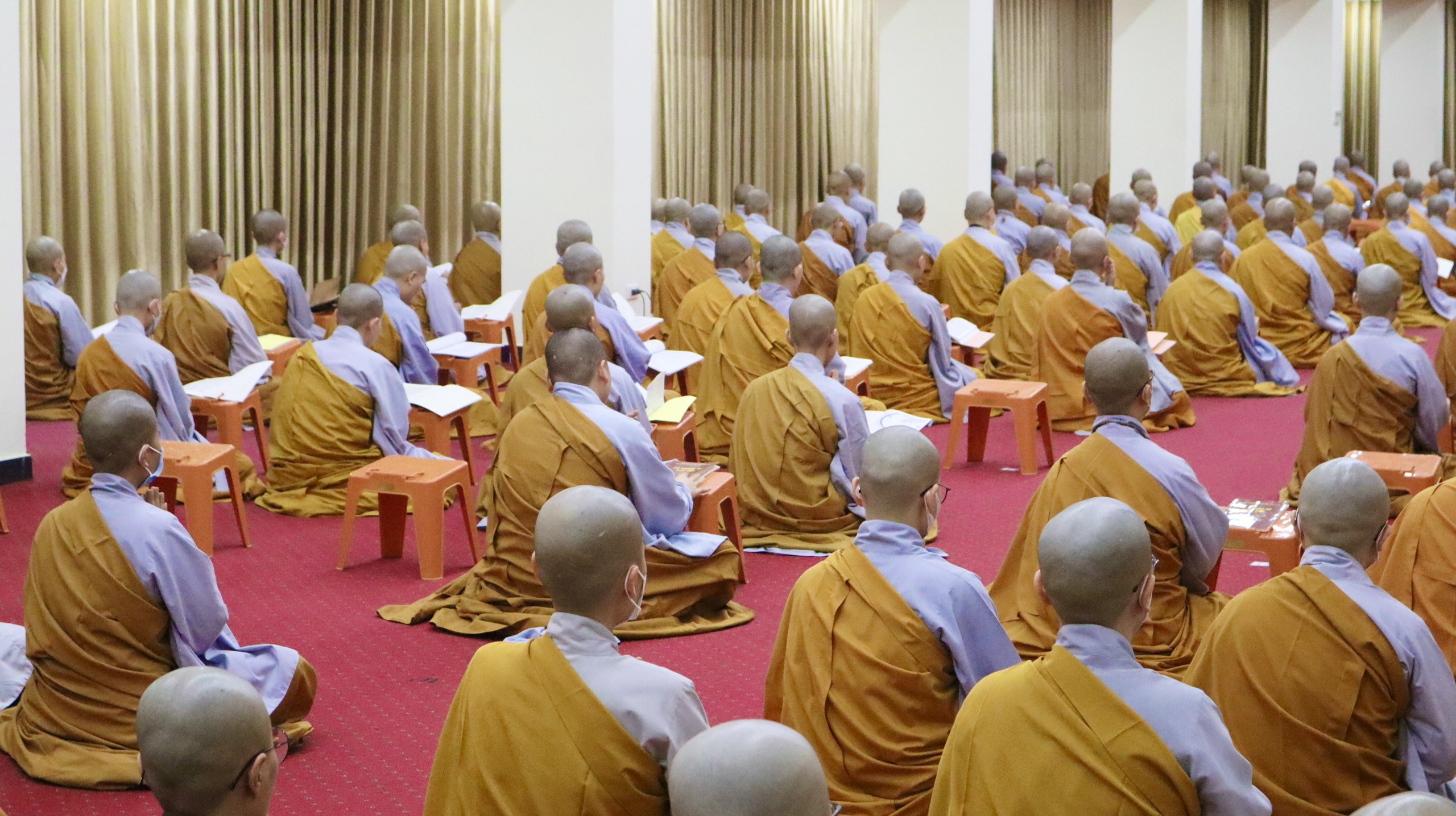 Hà Nội: Chư Tăng Học viện PGVN thính giới, bố tát kỳ thứ 3 trong mùa an cư