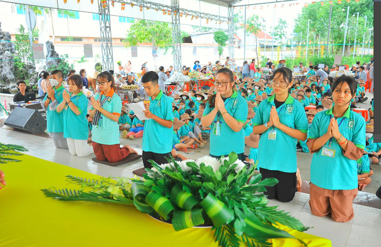 Bến Tre: Khóa tu mùa hè “Vui Cùng Biển Xanh” Huyện Bình Đại khép lại thành tựu viên mãn