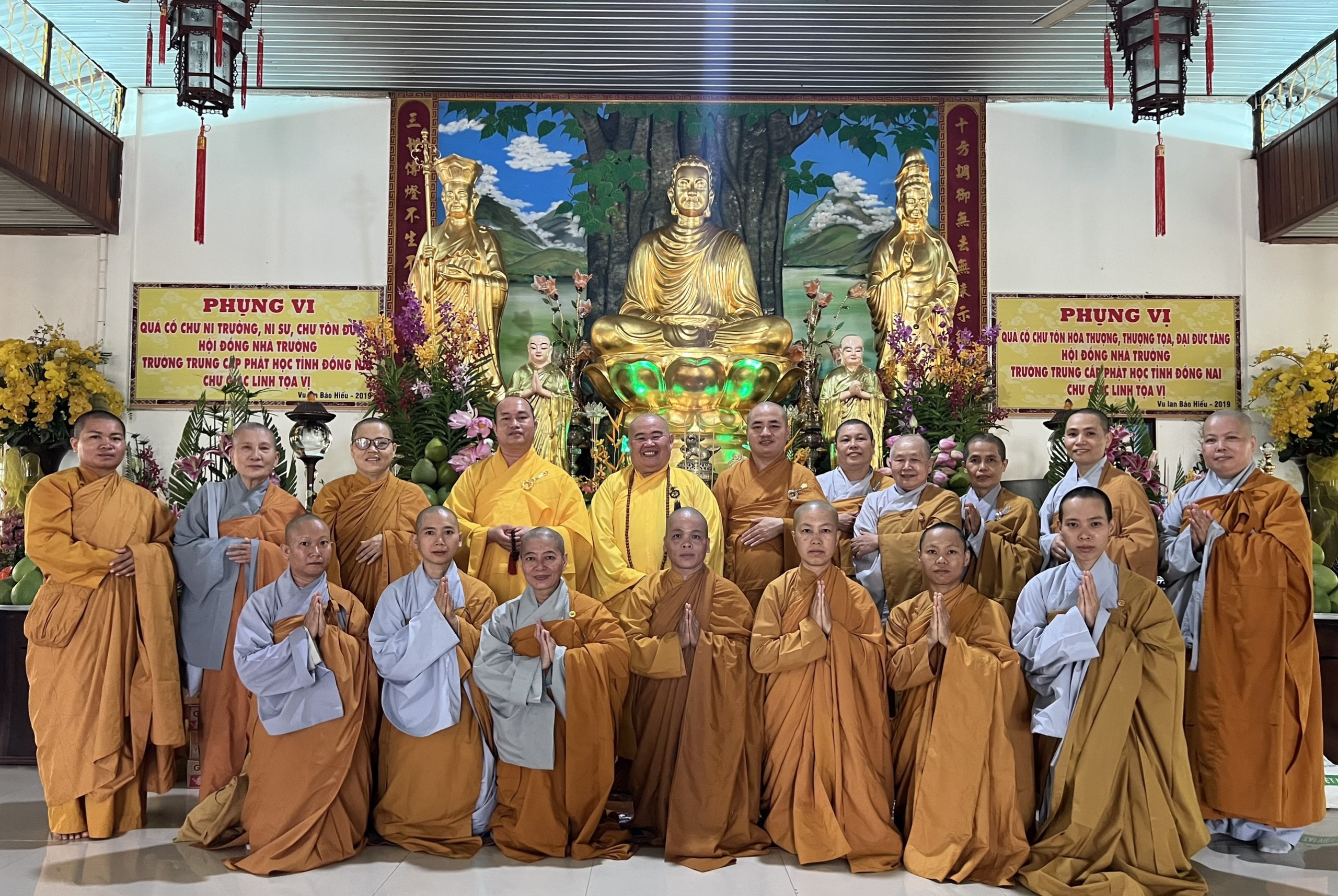 Đồng Nai: Ban Trị sự cùng chư Tăng Ni, Phật tử GHPGVN huyện Xuân Lộc cúng dường 06 điểm An cư kiết hạ