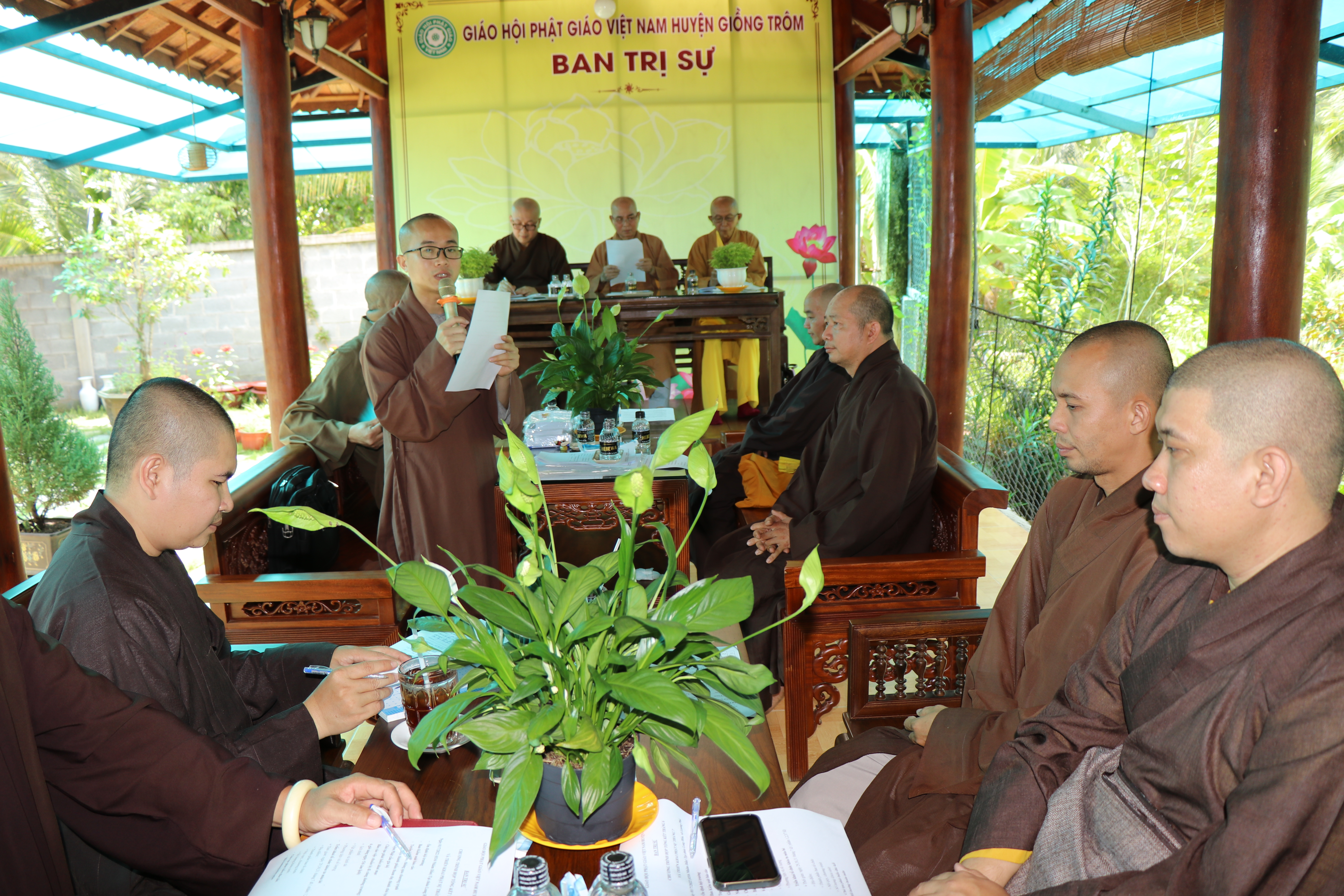 Bến Tre: Ban Trị Sự GHPGVN huyện Giồng Trôm họp tổng kết tháng 6 và triển khai Phật sự tháng 7