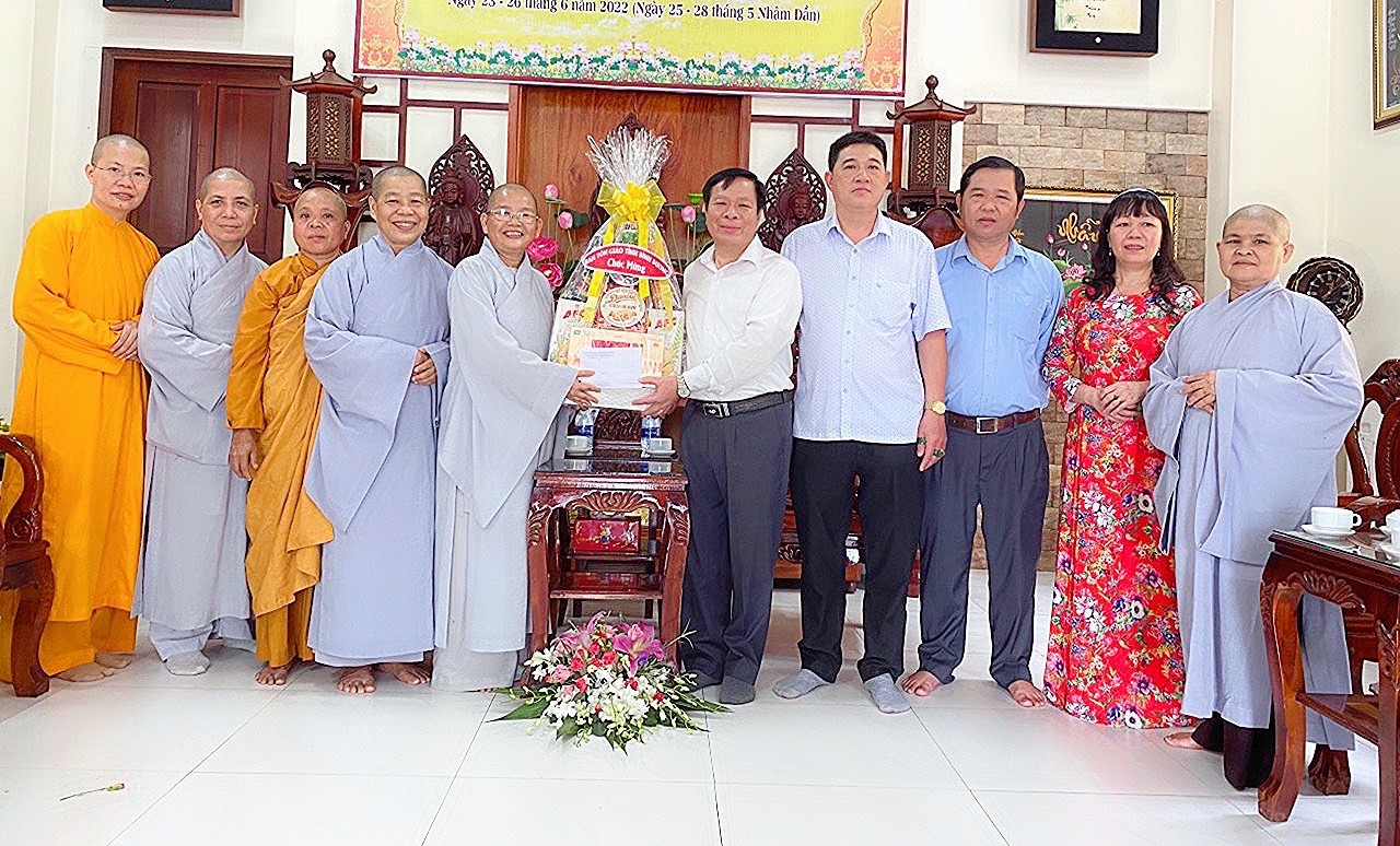 Bình Dương: Ban Tôn giáo tỉnh thăm Trường hạ Chùa  Bồ Đề Đạo Tràng nhân mùa An cư Kiết hạ