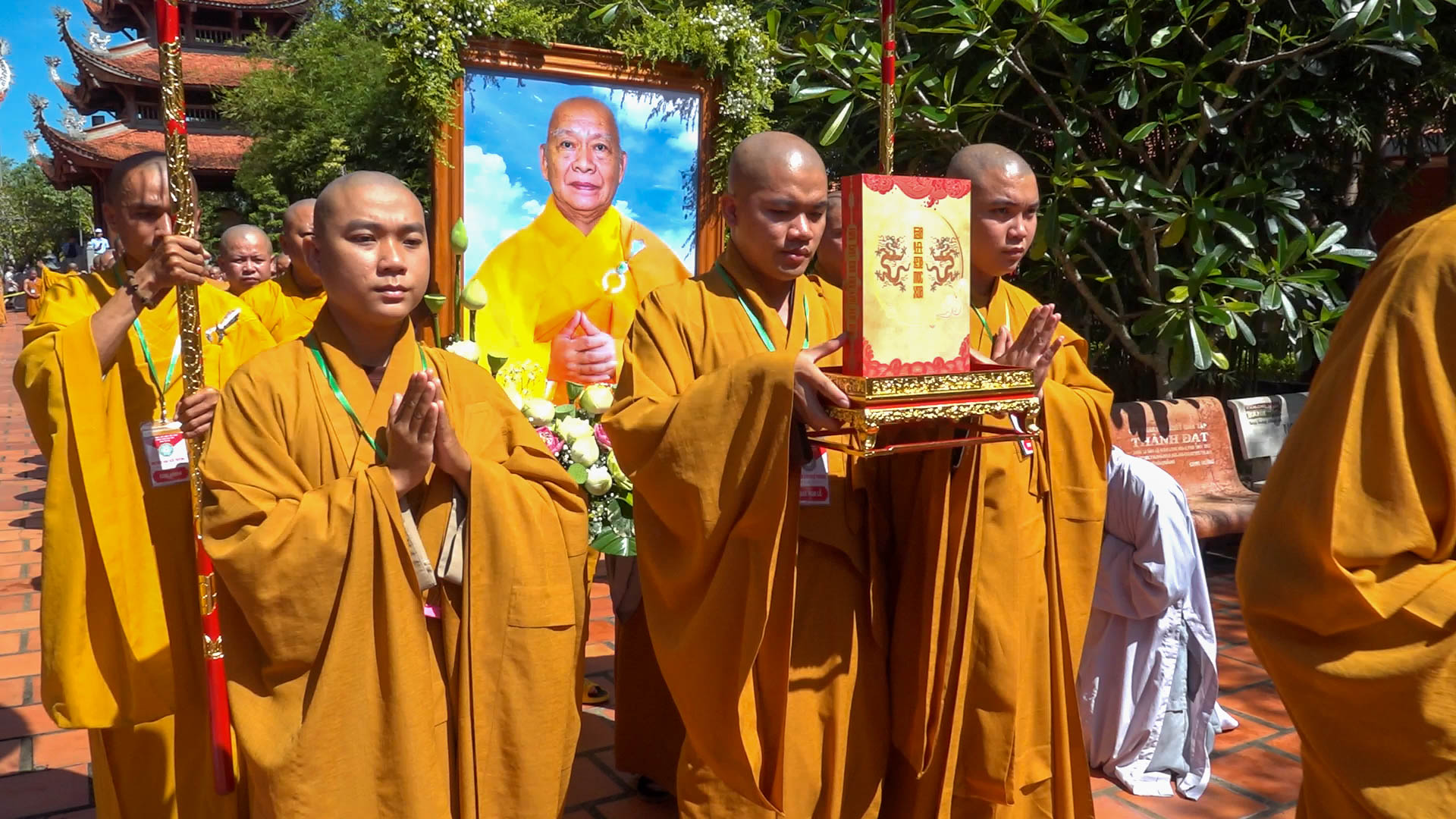 Cần Thơ: Trang nghiêm lễ cung nghinh tôn ảnh HT. Thích Huệ Trường về giới trường Thiền viện Trúc Lâm Phương Nam và chùa Phước Long