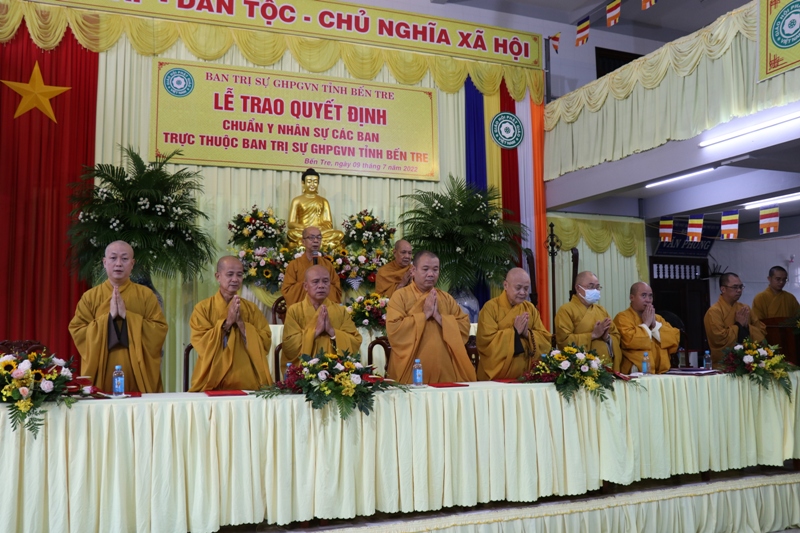 Bến Tre: Lễ trao Quyết định chuẩn y nhân sự các Ban trực thuộc BTS GHPGVN tỉnh nhiệm kỳ 2022-2027