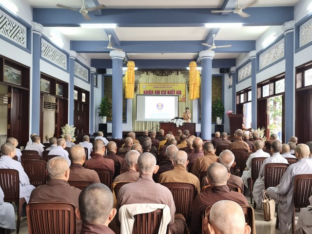 BR-VT: Công an TP.Vũng Tàu tuyên truyền Luật giao thông đường bộ đến Tăng Ni địa phương