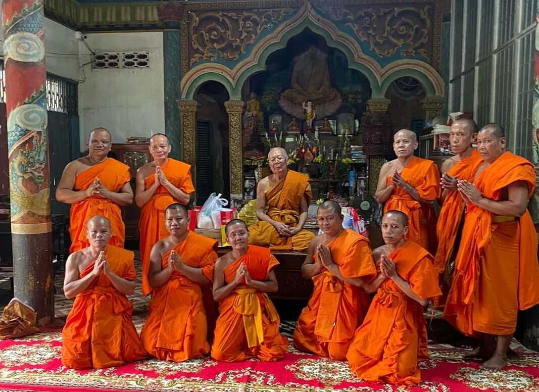 Trà Vinh: Thường trực Hội ĐKSSYN huyện Trà Cú vấn an, đảnh lễ chư vị Hòa thượng Phật giáo Nam tông