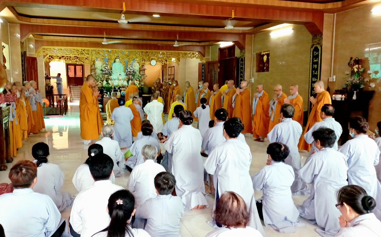 Trà Vinh: Lễ Húy kỵ lần thứ 14 của Ni trưởng Bửu Tấn và dâng cúng Pháp y