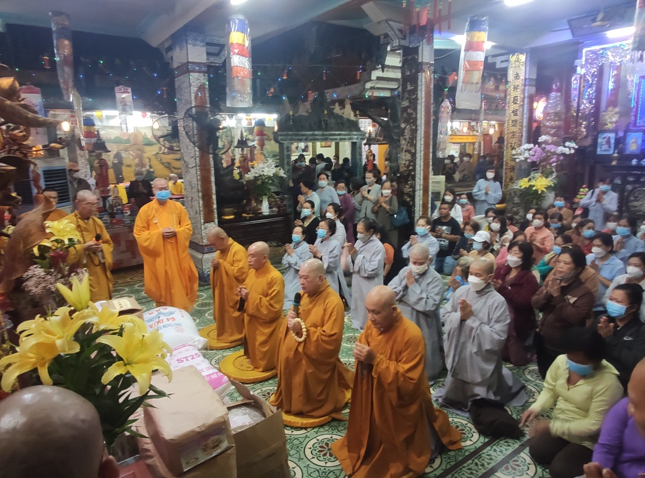 TP.HCM: Chùa Long Vân cúng dường các trường hạ trong và ngoài thành phố