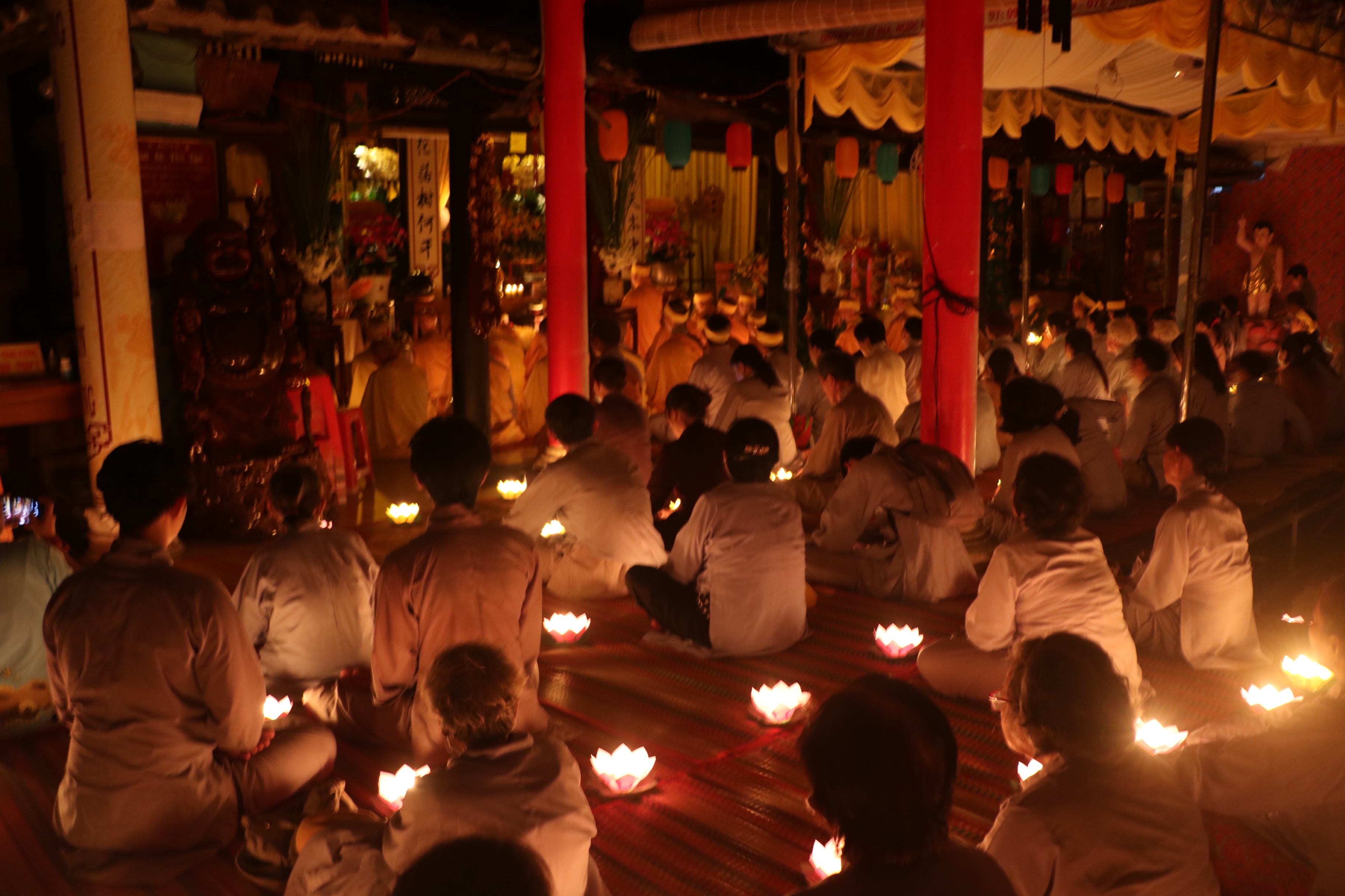 Đồng Tháp: Thắp nến tưởng niệm Trưởng lão HT.Thích Thiện Huệ