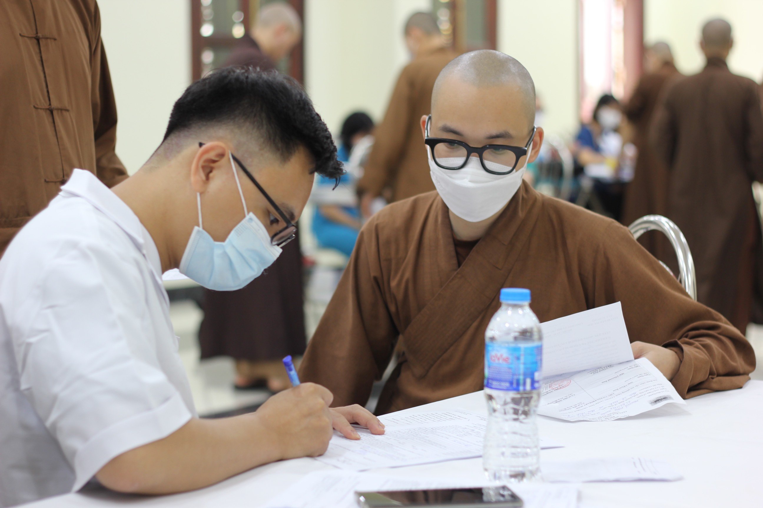 Hà Nội: Học viện PGVN tổ chức tiêm vaccine mũi 4 cho Tăng Ni sinh