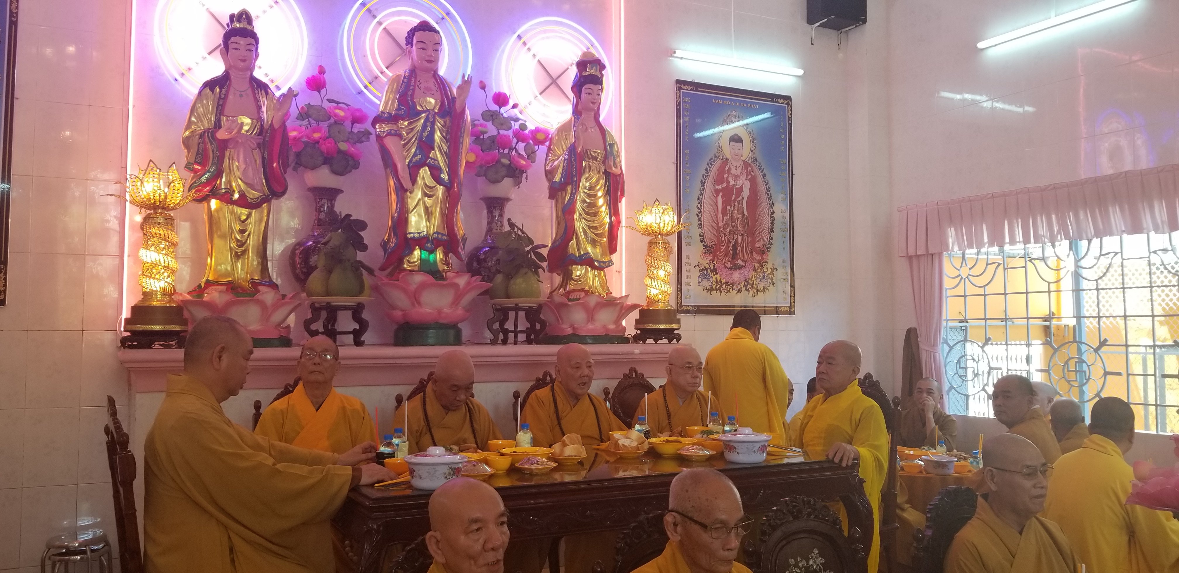 TP.HCM: Lễ dâng cúng pháp y, khai đàn chẩn tế tại chùa Thiên Trường quận 8