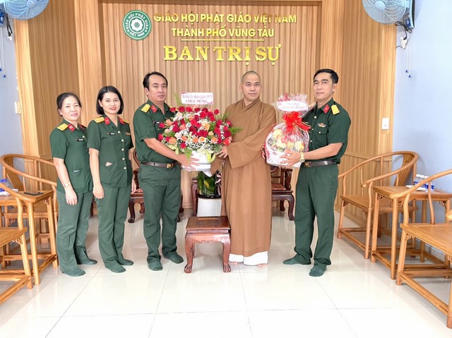 BR-VT: Ban Chỉ huy Quân sự TP.Vũng Tàu thăm, chúc mừng Đại lễ Vu lan tại chùa Liên Trì
