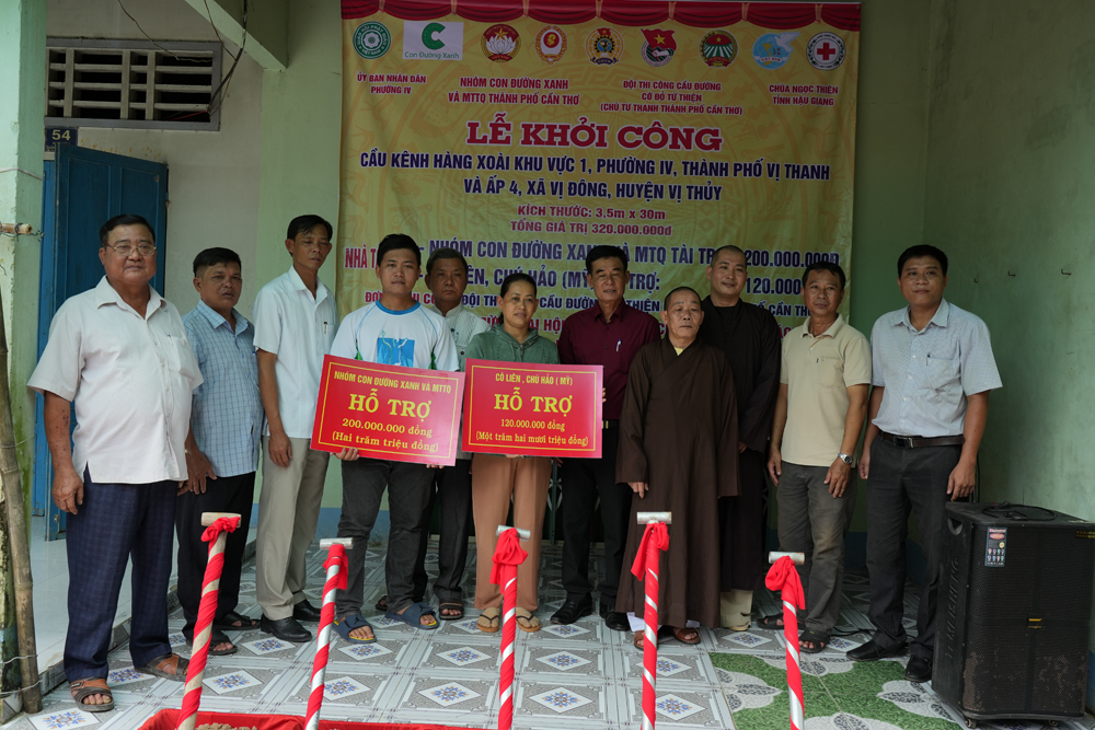 Hậu Giang: Ban Trị sự Phật giáo tỉnh kết hợp nhóm TN Con Đường Xanh khởi công cầu kênh Hàng Xoài