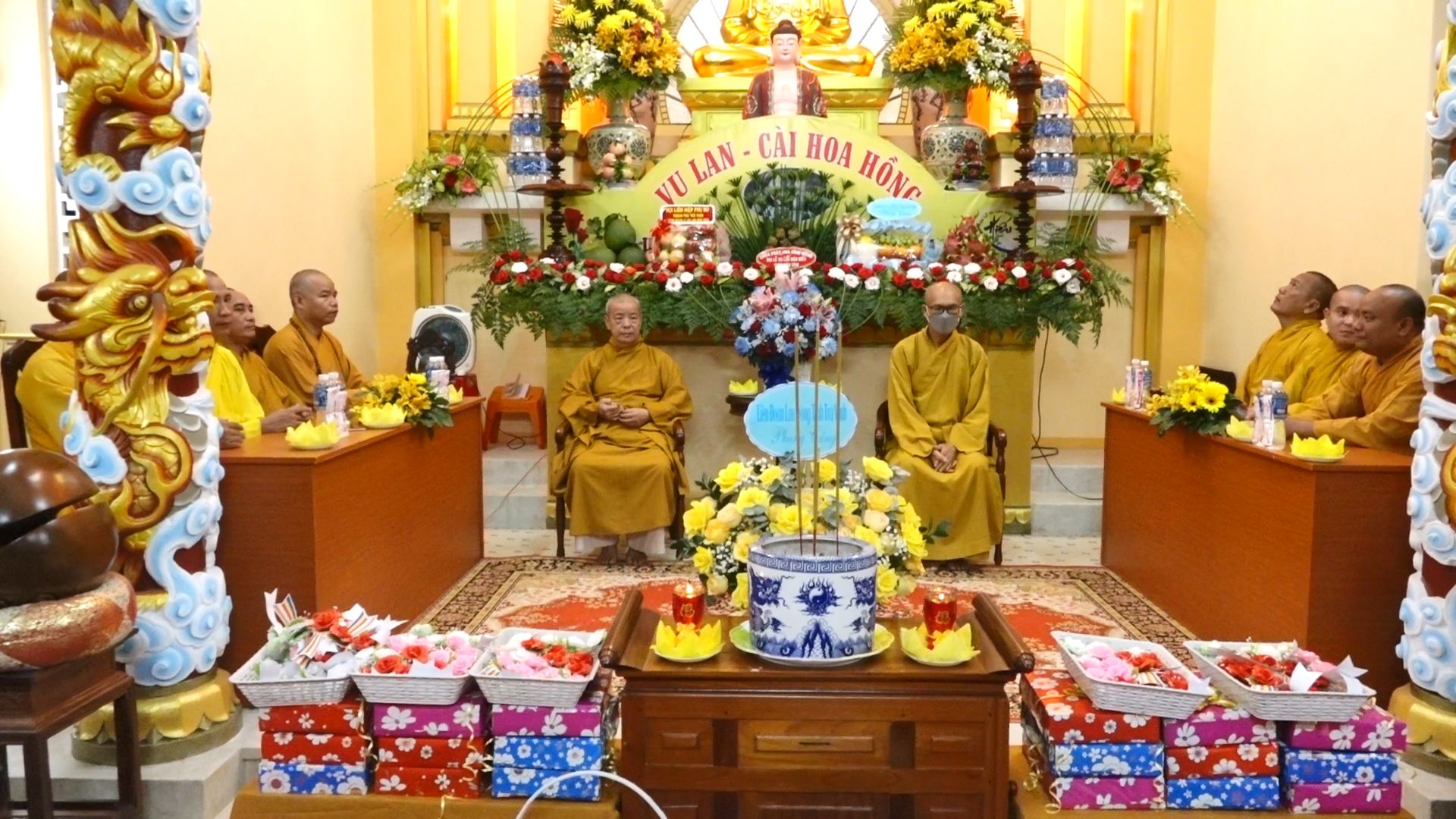 Trà Vinh: Chùa Hảo Tâm trang nghiêm cử hành Đại lễ Vu lan Báo hiếu và phát quà cho bà con có hoàn cảnh khó khăn