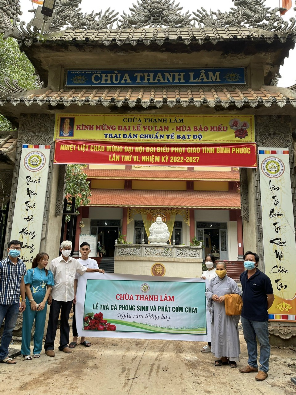 Bình Phước: Chùa Thanh Lâm tổ chức thả cá phóng sinh, phát 1000 phần ăn chay cho các công nhân trên địa bàn