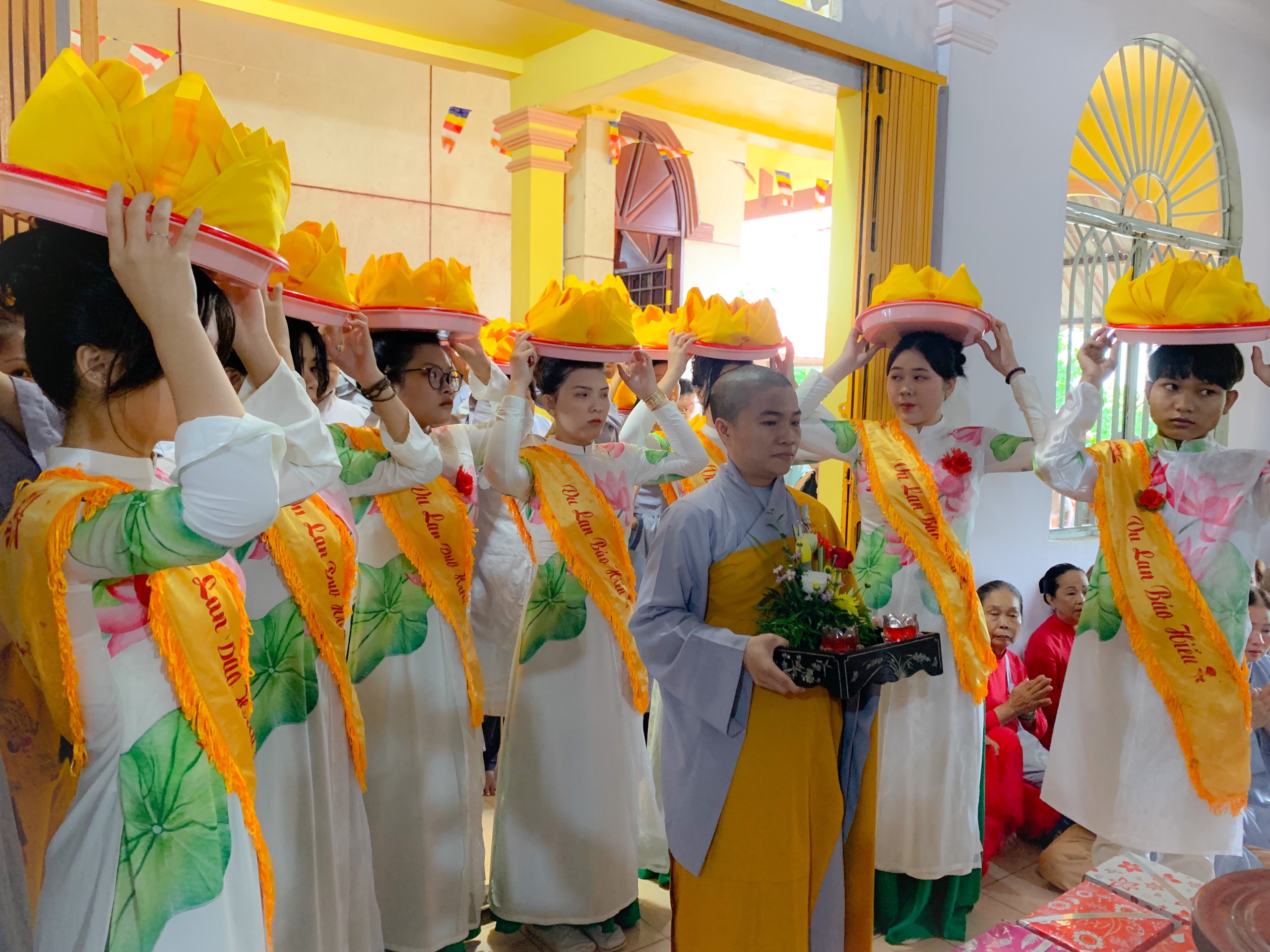 Kiên Giang: Chùa Tam Bảo Kỳ Viên tổ chức lễ Vu lan và cúng dường pháp y