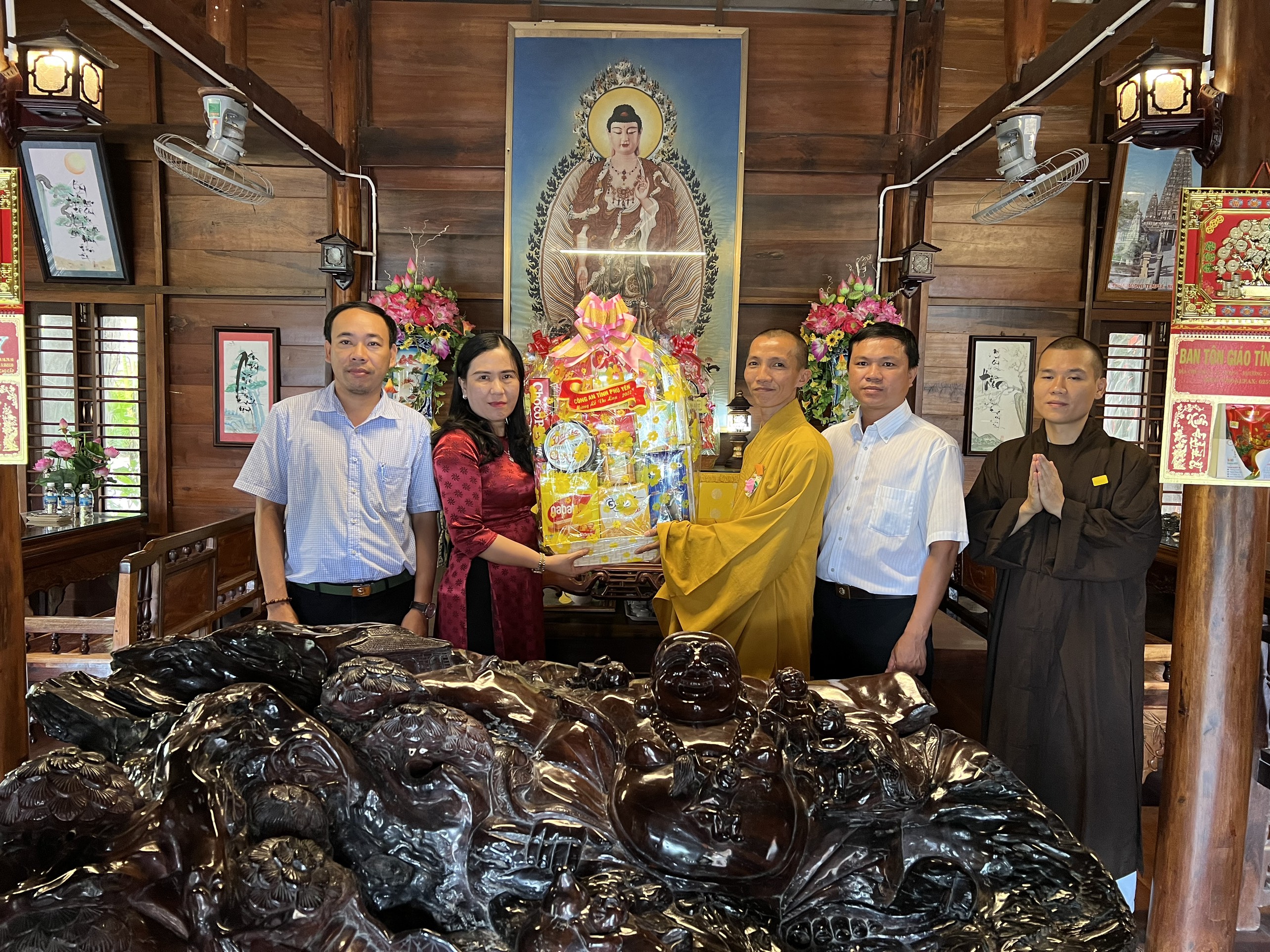 Phú Yên: Lãnh đạo Công an tỉnh thăm, chúc mừng Tổ đình Bảo Lâm nhân lễ Vu lan Báo hiếu