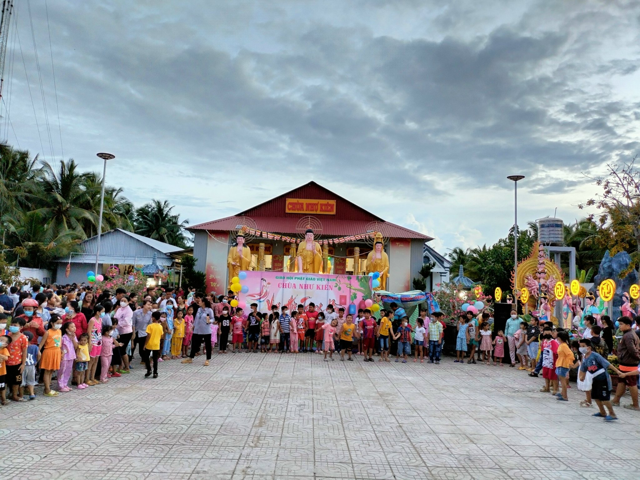 Trà Vinh: Chùa Như Kiên tổ chức chương trình "Vui Hội Trăng Rằm" cho 600 em thiếu nhi