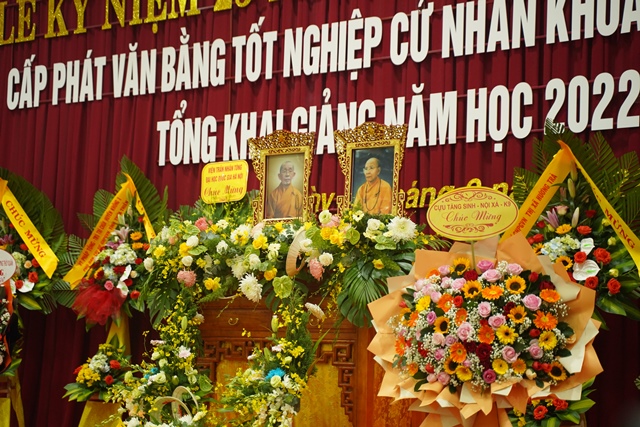 TT Huế: Học viện Phật giáo Việt Nam tổ chức lễ Tưởng niệm và thắp nến tri ân