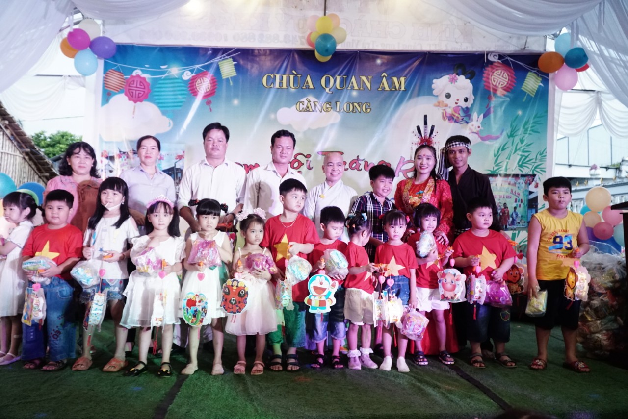 Trà Vinh: Đêm hội Trăng rằm tại chùa Quan Âm