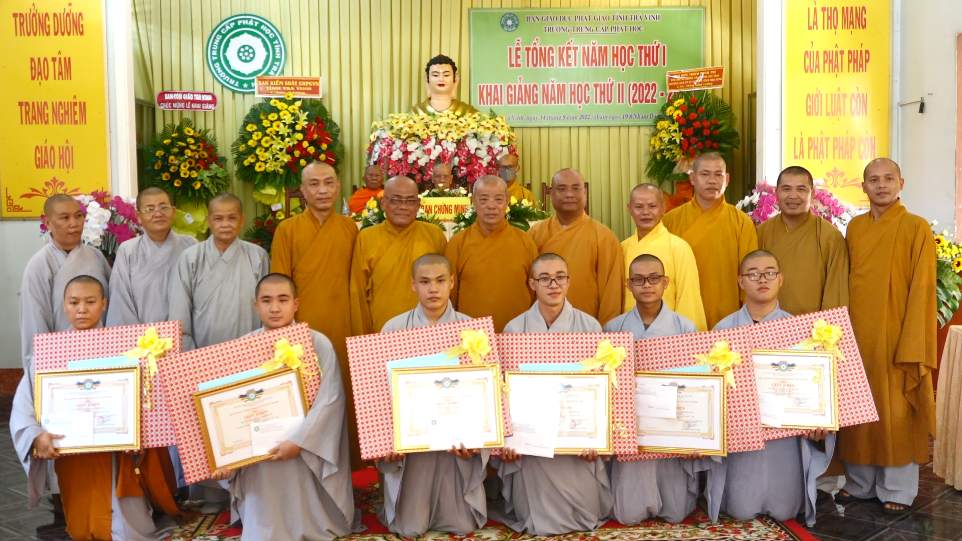 Trà Vinh: Trường trung cấp Phật học khai giảng năm học thứ 2.