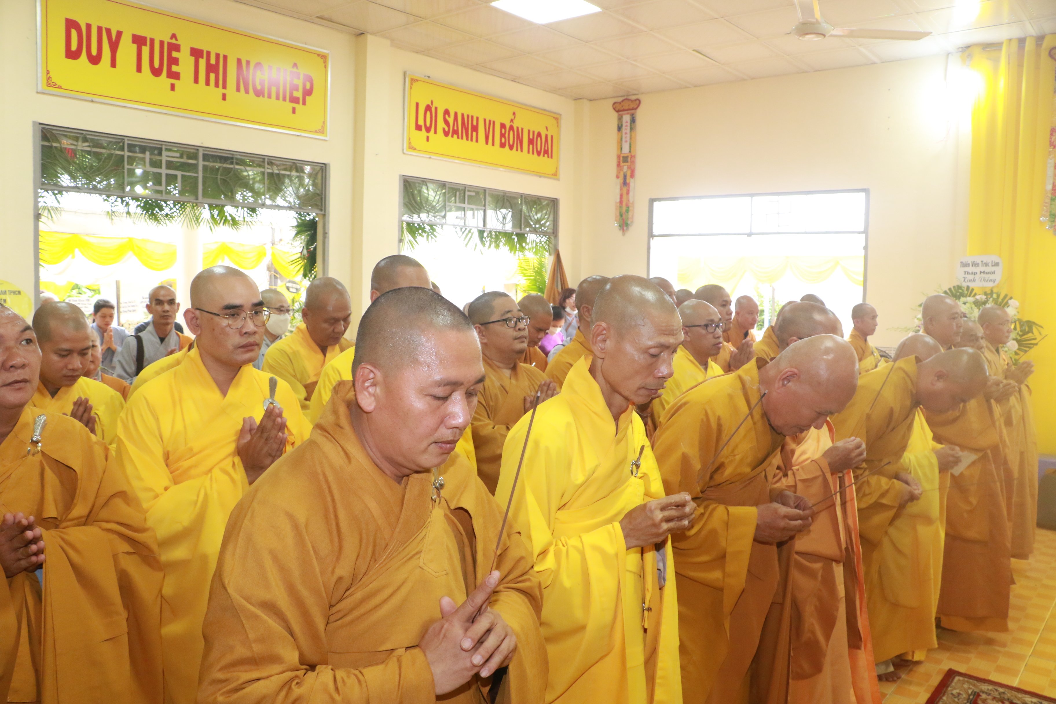 Chùm ảnh: Các đoàn viếng tang lễ Thượng tọa Thích Chơn Tâm