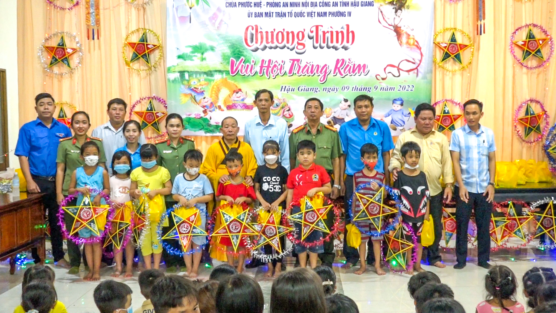 Hậu Giang: Chương trình "Vui hội trăng Rằm" tại chùa Phước Huệ