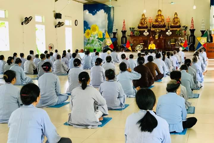 Thanh Hóa: Chùa Đông Cao tổ chức khóa tu niệm Phật một ngày với hơn 200 Phật tử tham dự