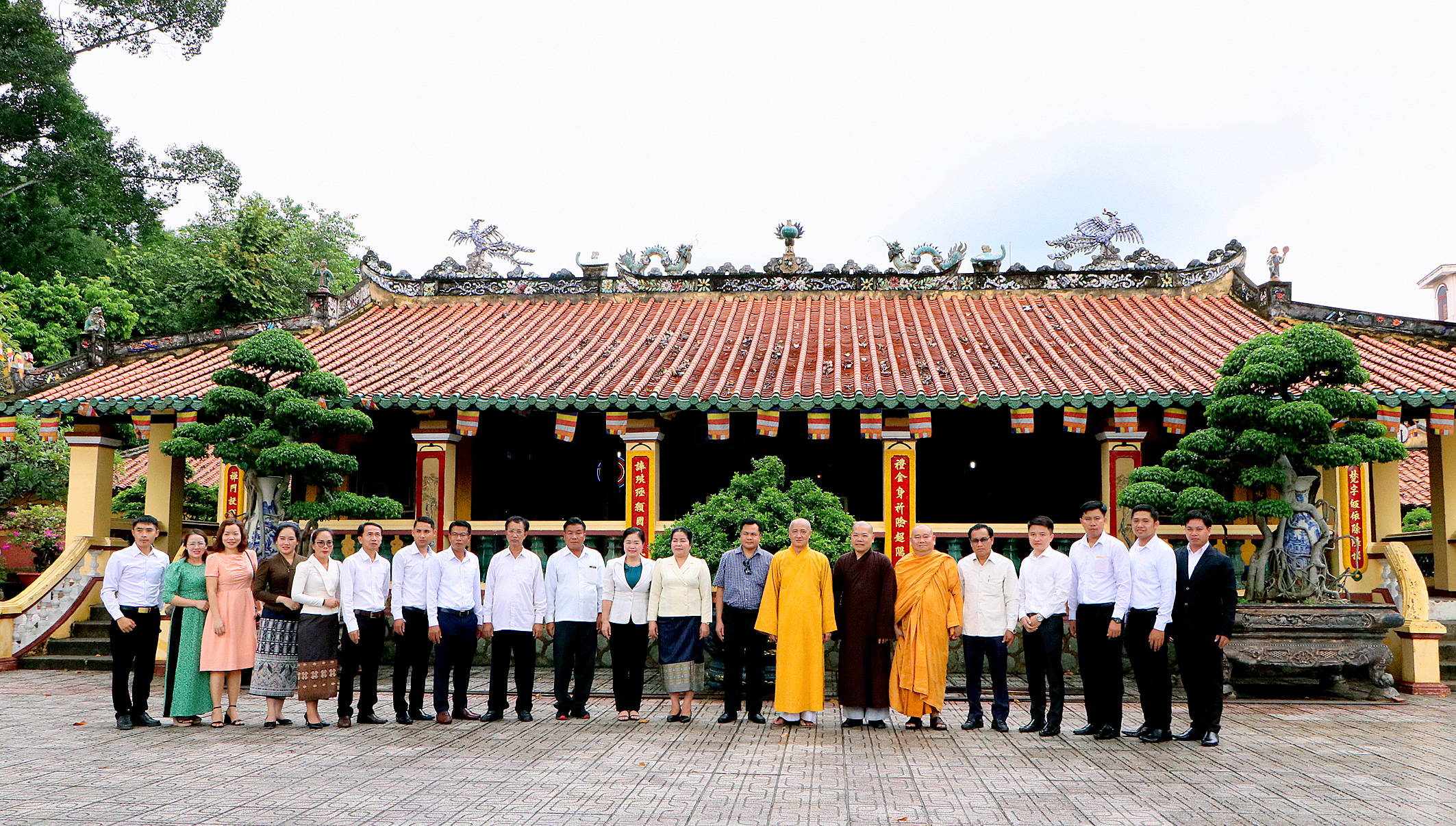 Bình Dương: Phật giáo tỉnh đón tiếp Đoàn công tác của Uỷ ban Mặt trận Lào xây dựng đất nước Champasak