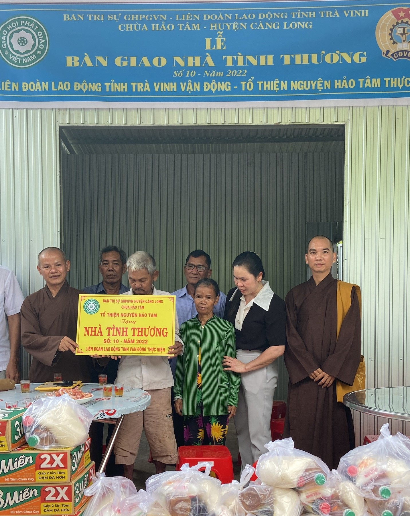 Trà Vinh: Tổ thiện nguyện chùa Hảo Tâm bàn giao nhà tình thương số 10