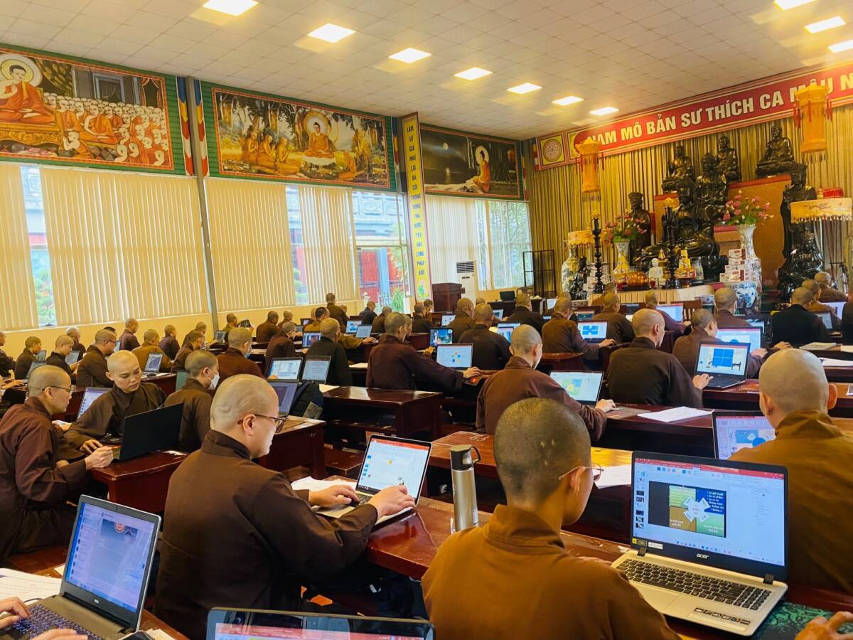 Hà Nội: Phân ban đào tạo Giảng Sư khu vực phía Bắc tổ chức buổi thi Powpoint cho toàn thể Tăng Ni giảng sinh lớp Cao cấp Giảng Sư