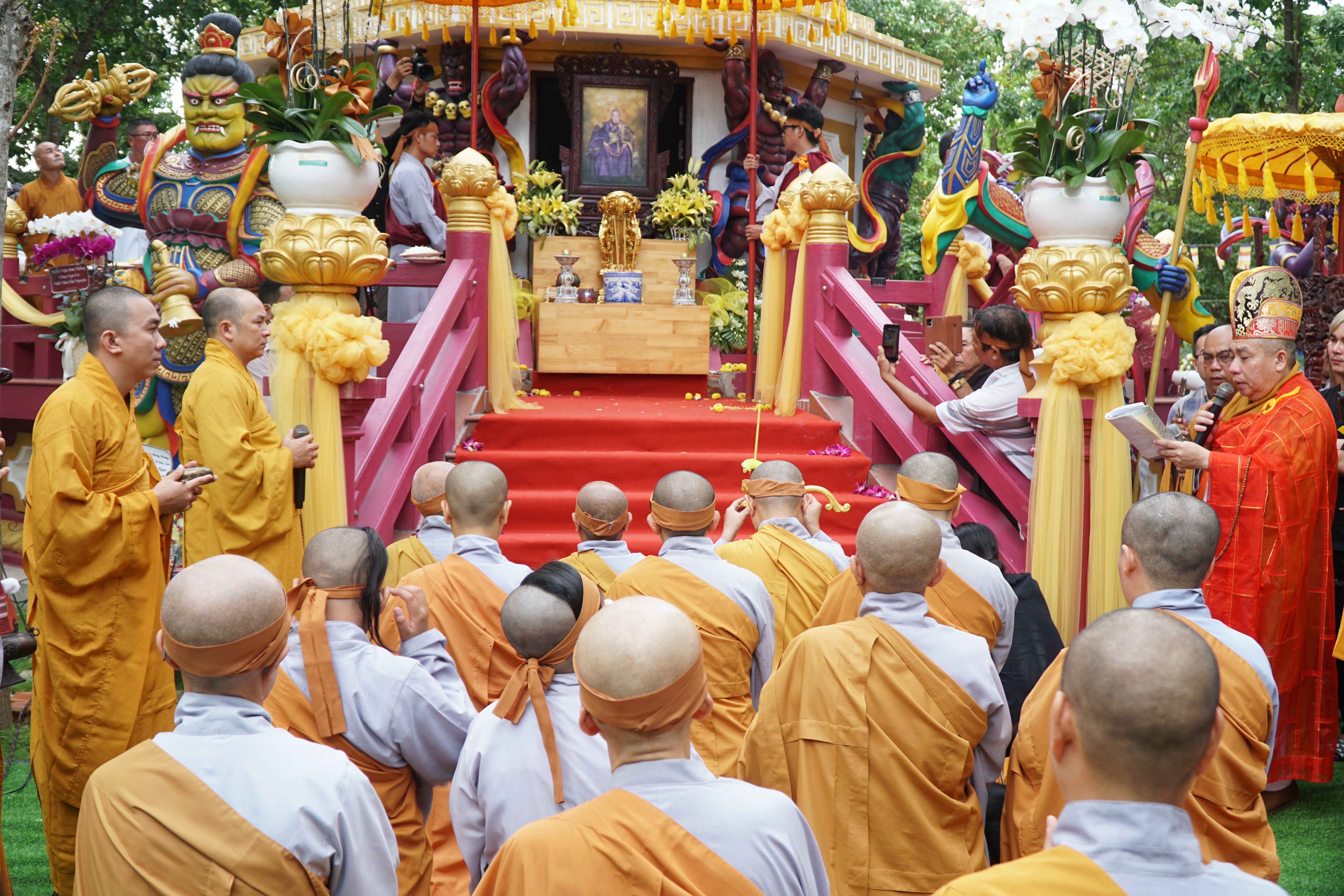 Trà Vinh: Lễ Truy niệm, phụng tống kim quan Cố Ni trưởng Thích Nữ Bửu Lý nhập Bảo tháp