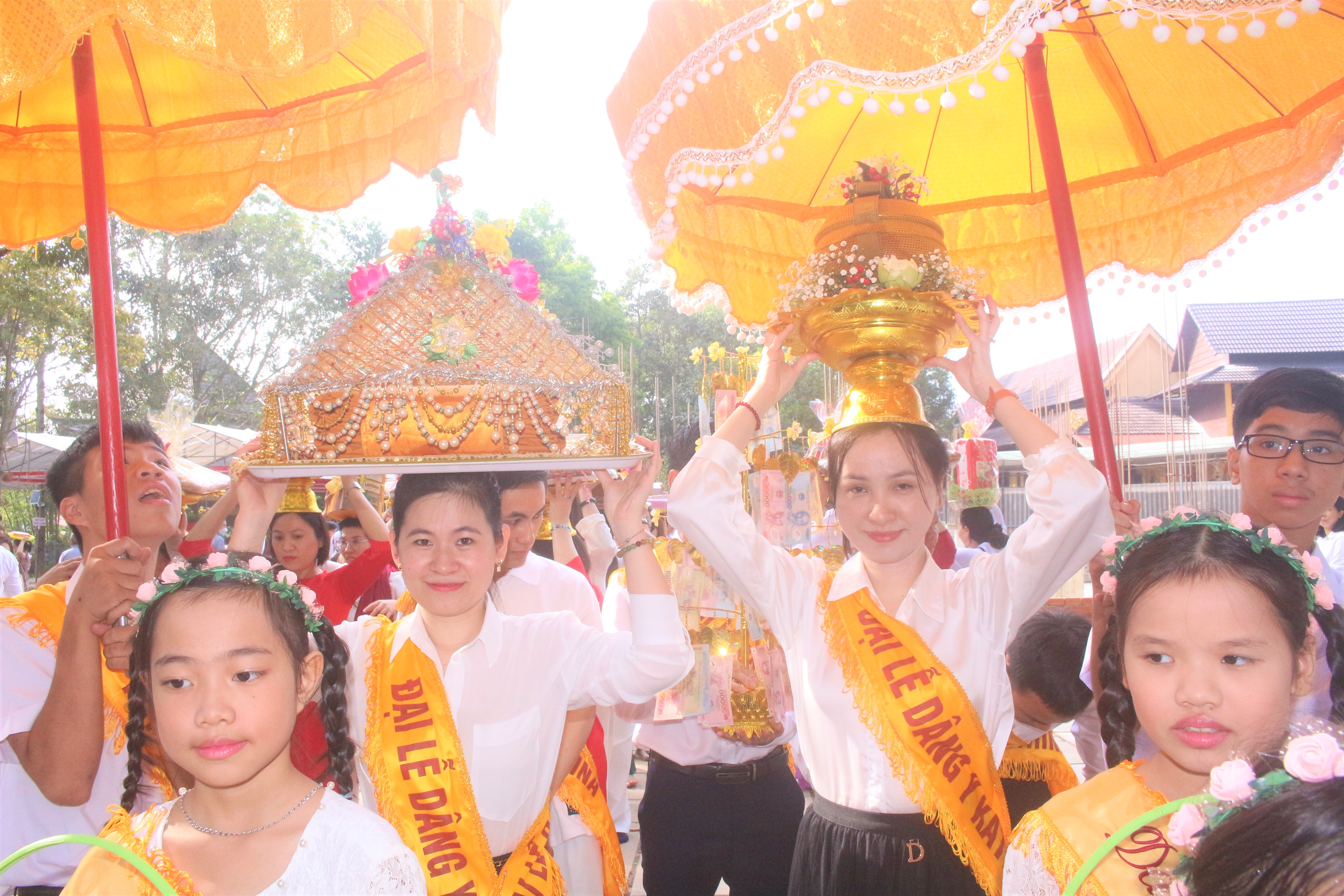 BR-VT: Ni viện Tịnh An Lan Nhã trang nghiêm lễ Dâng y Kathina PL.2566