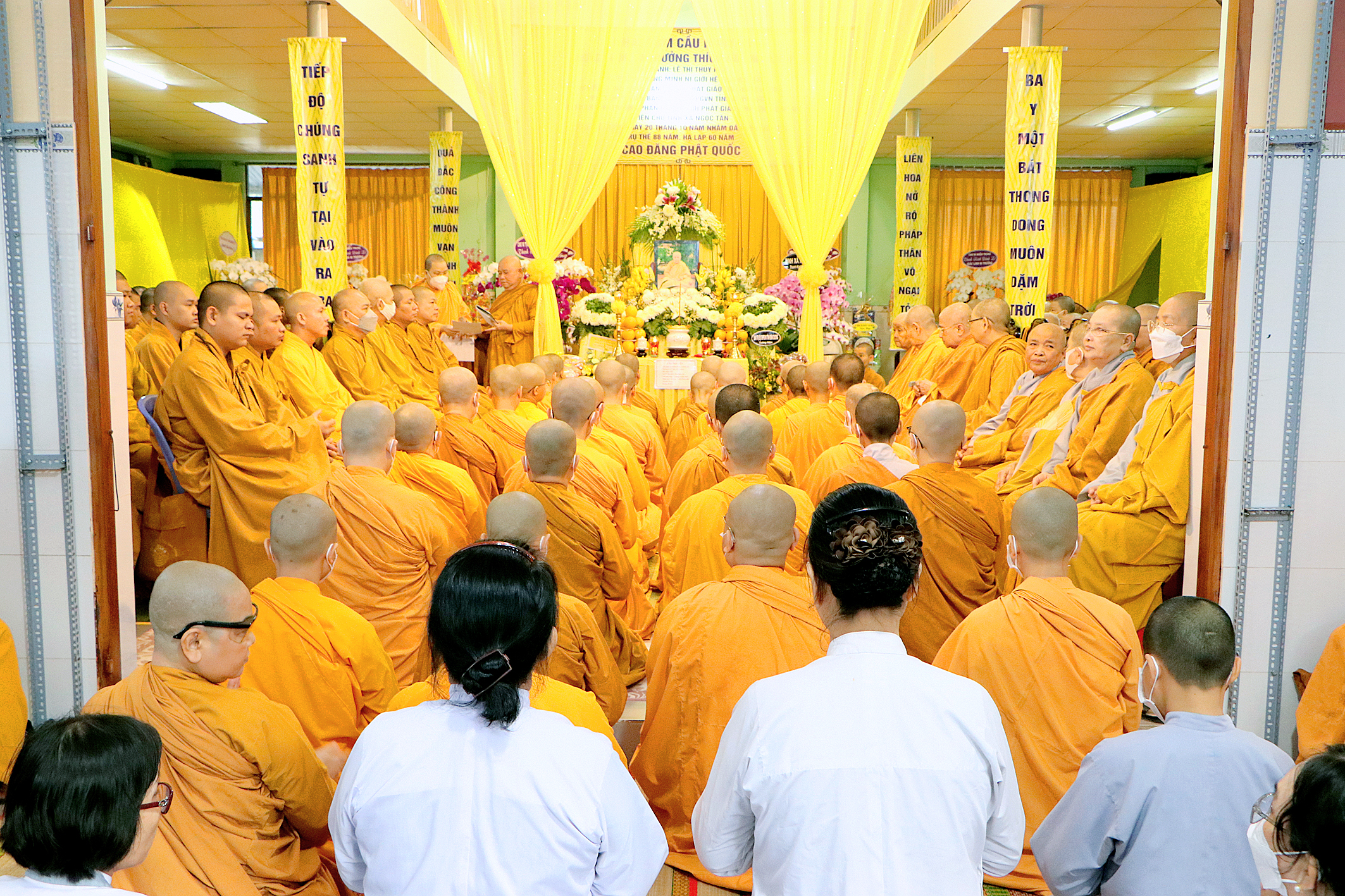 Bình Dương: Lễ truy niệm, phụng tống kim quan Ni trưởng Thích nữ Nhã Liên đến nơi trà-tỳ