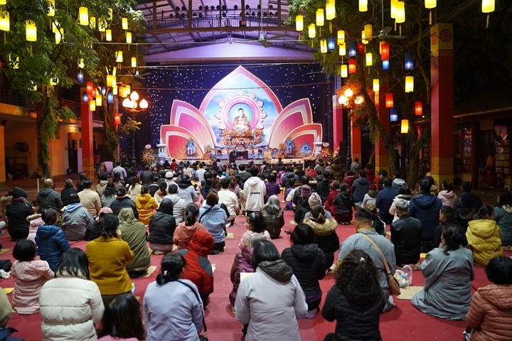 Hà Nội: Lễ quy y Tam Bảo cho 500 thiện nam tín nữ tại chùa Bằng