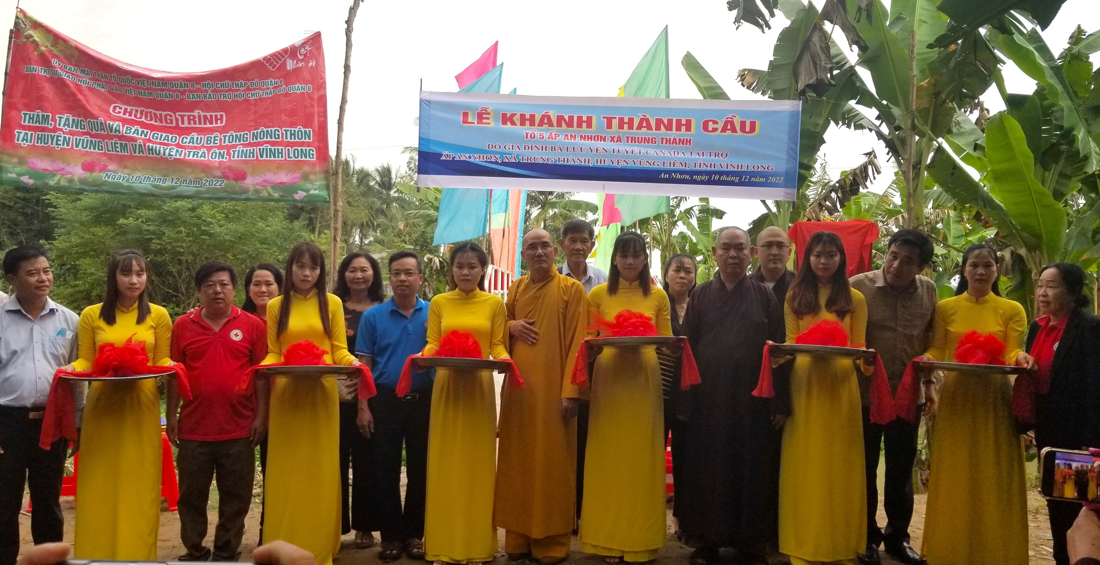 Vĩnh Long: Ban Trị sự Phật giáo quận 8 khánh thành cầu giao thông nông thôn