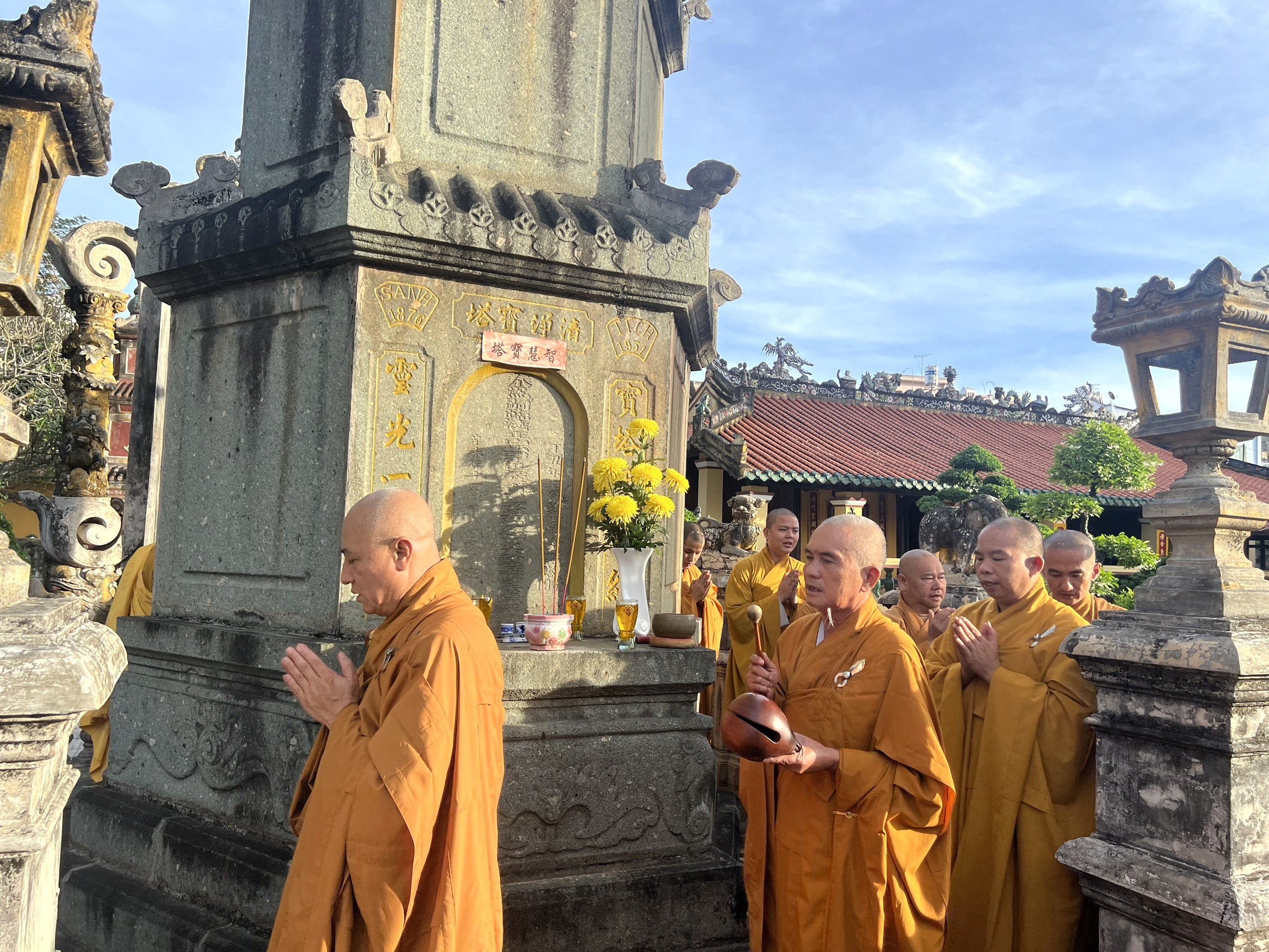 Bình Dương: Lễ Nhiễu tháp, tưởng niệm Huý kỵ cố Trưởng lão Hòa thượng Thích Từ Văn