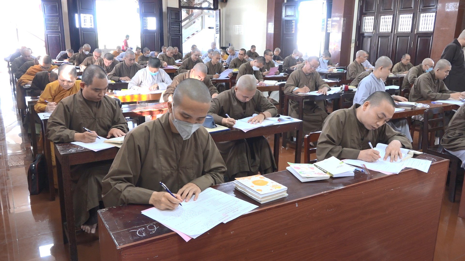 Cần Thơ: Trường Trung cấp Phật học khai mạc kỳ thi học kỳ 1 năm thứ II lớp Trung cấp khoá 4