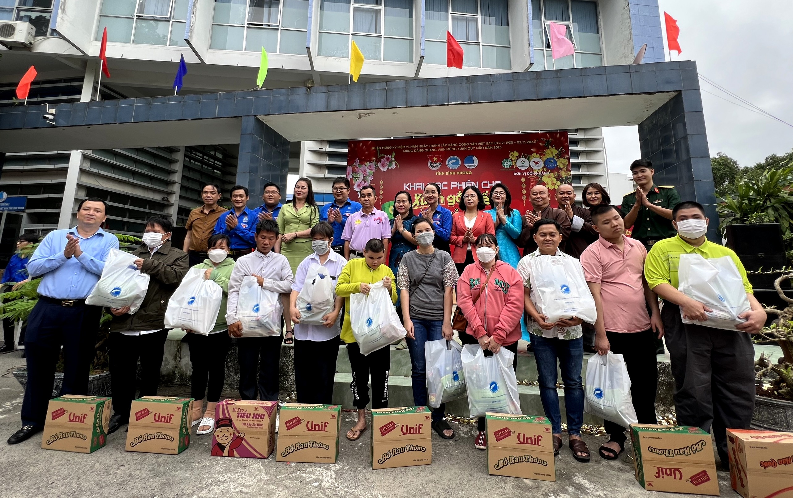 Bình Dương: Khai mạc phiên chợ “Xuân gắn kết – Tết sẻ chia” năm 2023 hỗ trợ cho bà con trong dịp Tết Quý Mão
