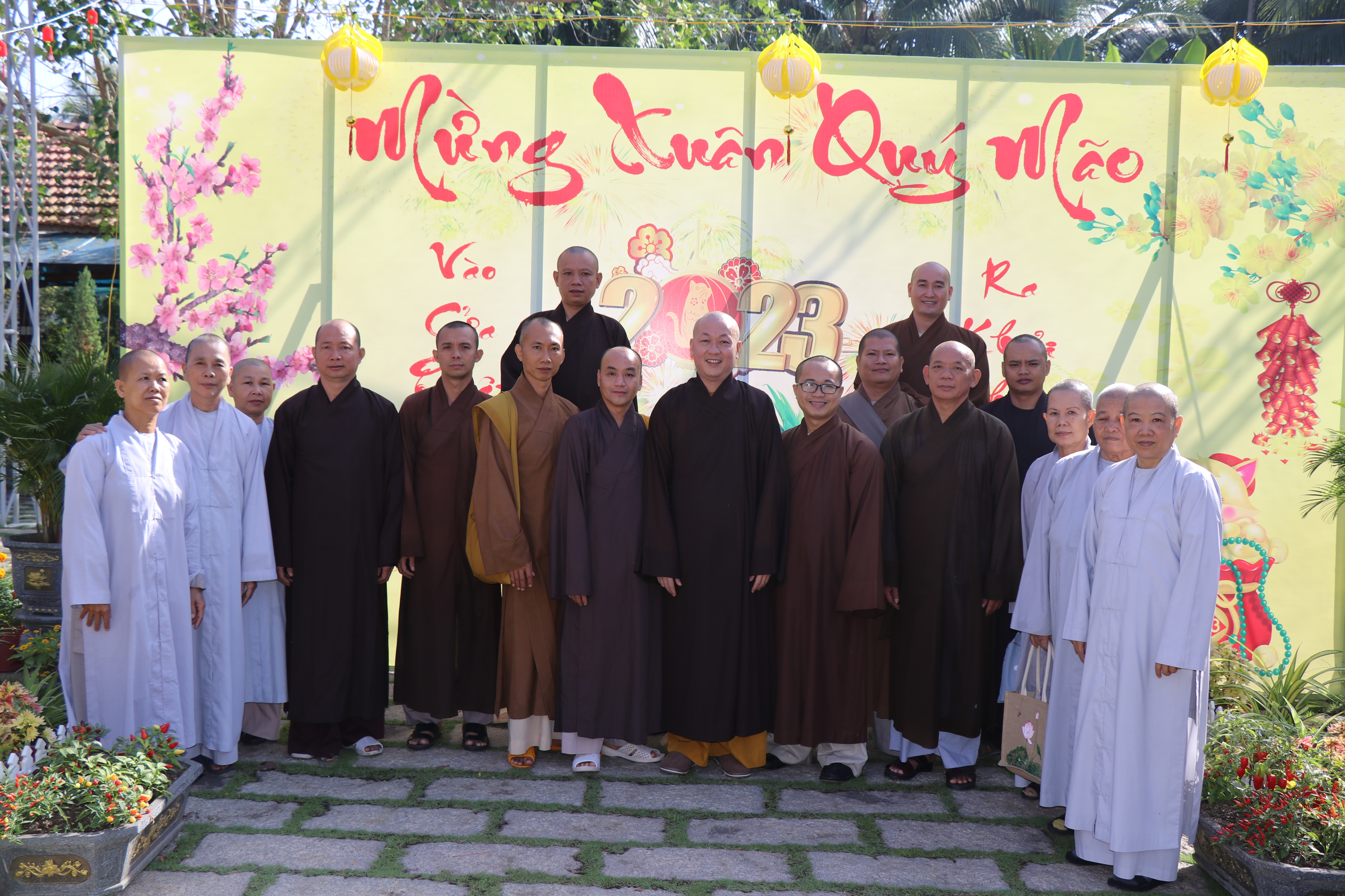 Bến Tre: Ban Trị Sự GHPGVN huyện Giồng Trôm họp đầu năm Quý Mão và khánh tuế chư tôn thiền đức trong huyện nhân dịp đầu năm