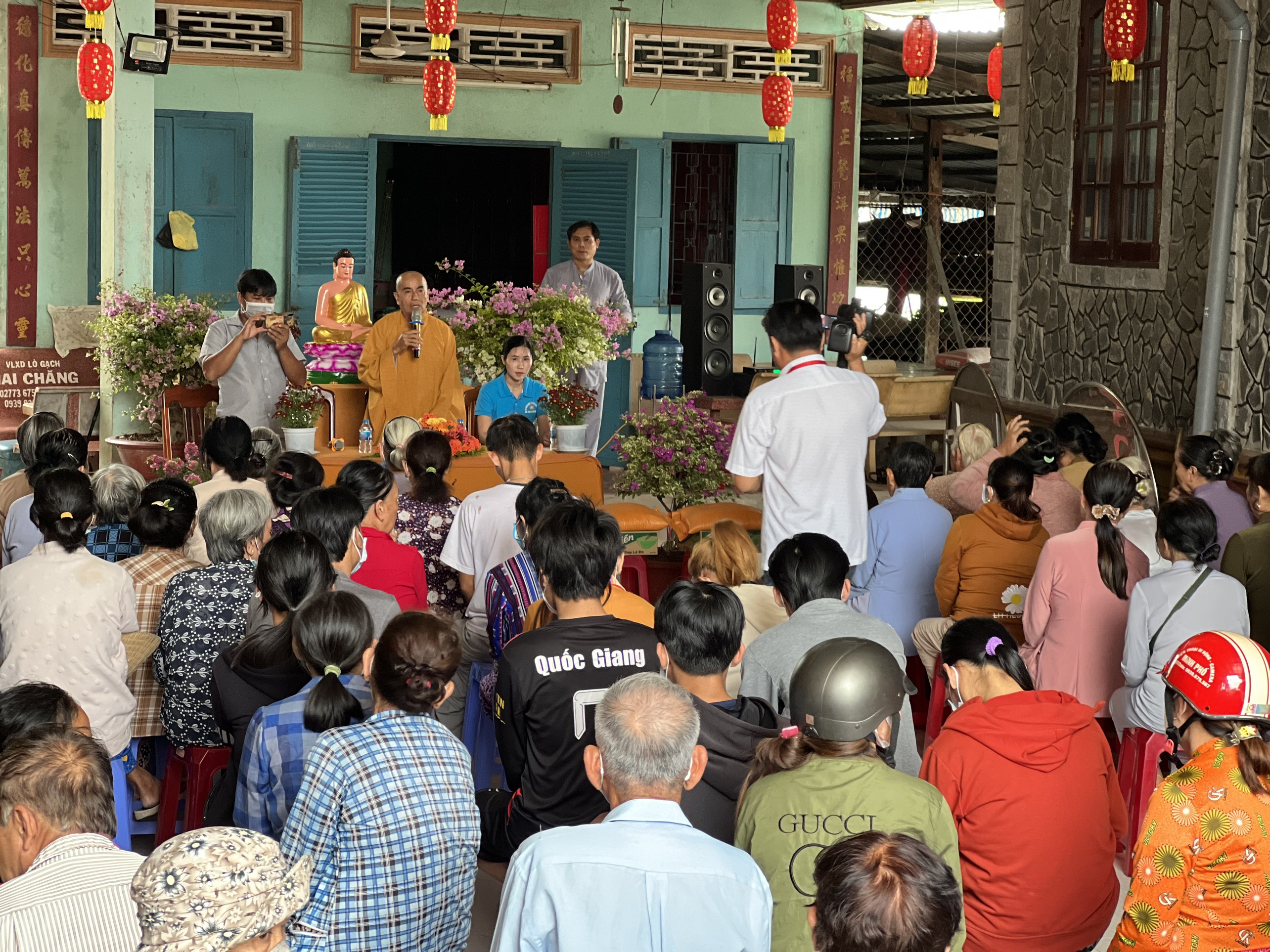 Đồng Tháp: Chùa Phước Đức tặng quà tết yêu thương Quý Mão 2023