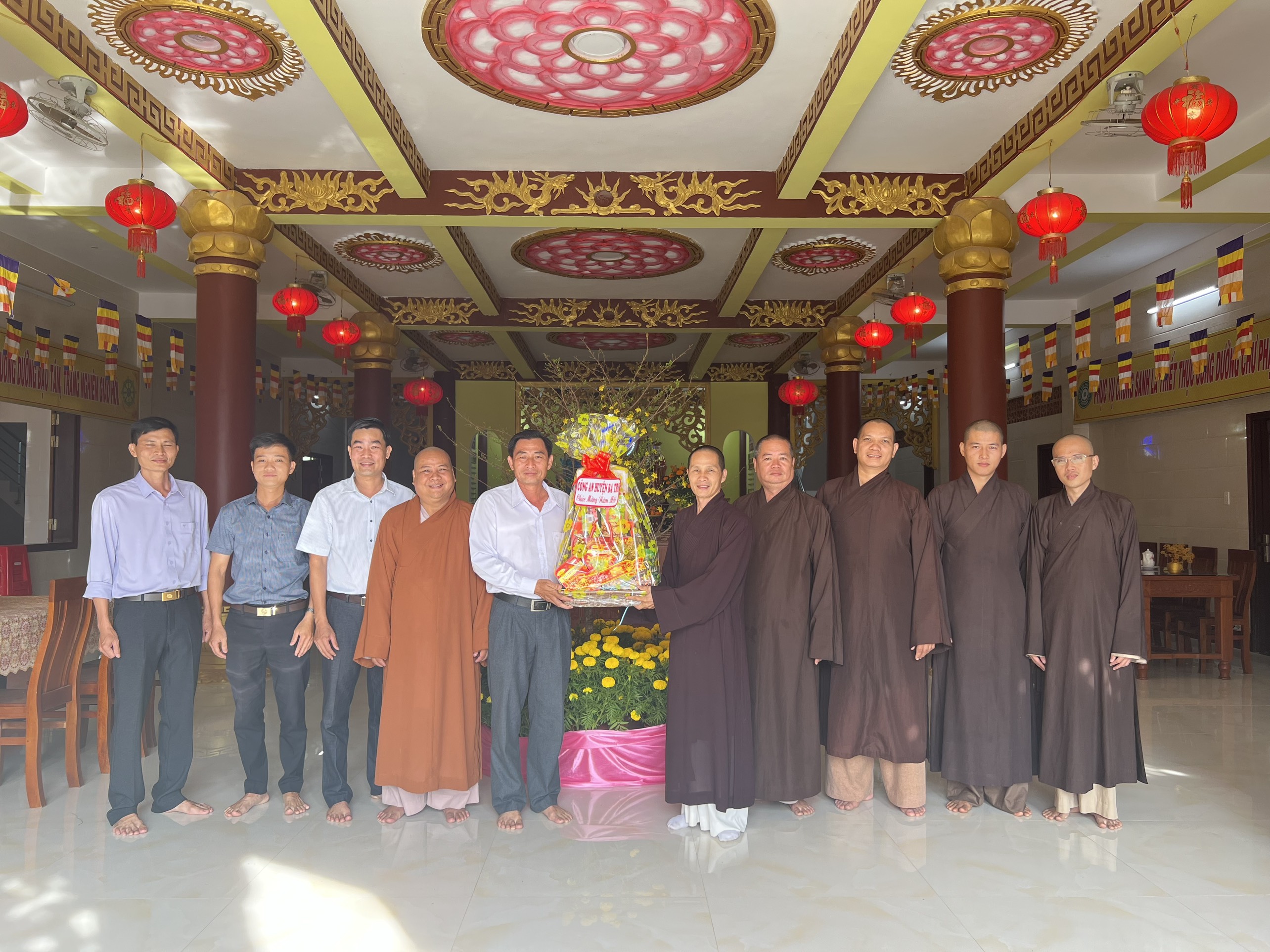 Bến Tre: Công an huyện Ba Tri thăm và chúc tết Chư Tôn đức BTS GHPGVN huyện Ba Tri