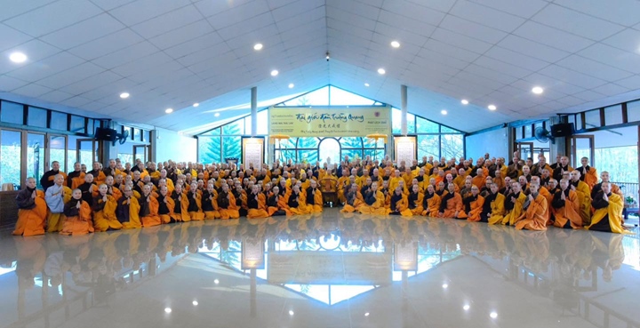 Thái Lan: Lễ rước Giới bổn và truyền giới khất sĩ tại Đại giới đàn Trừng Quang