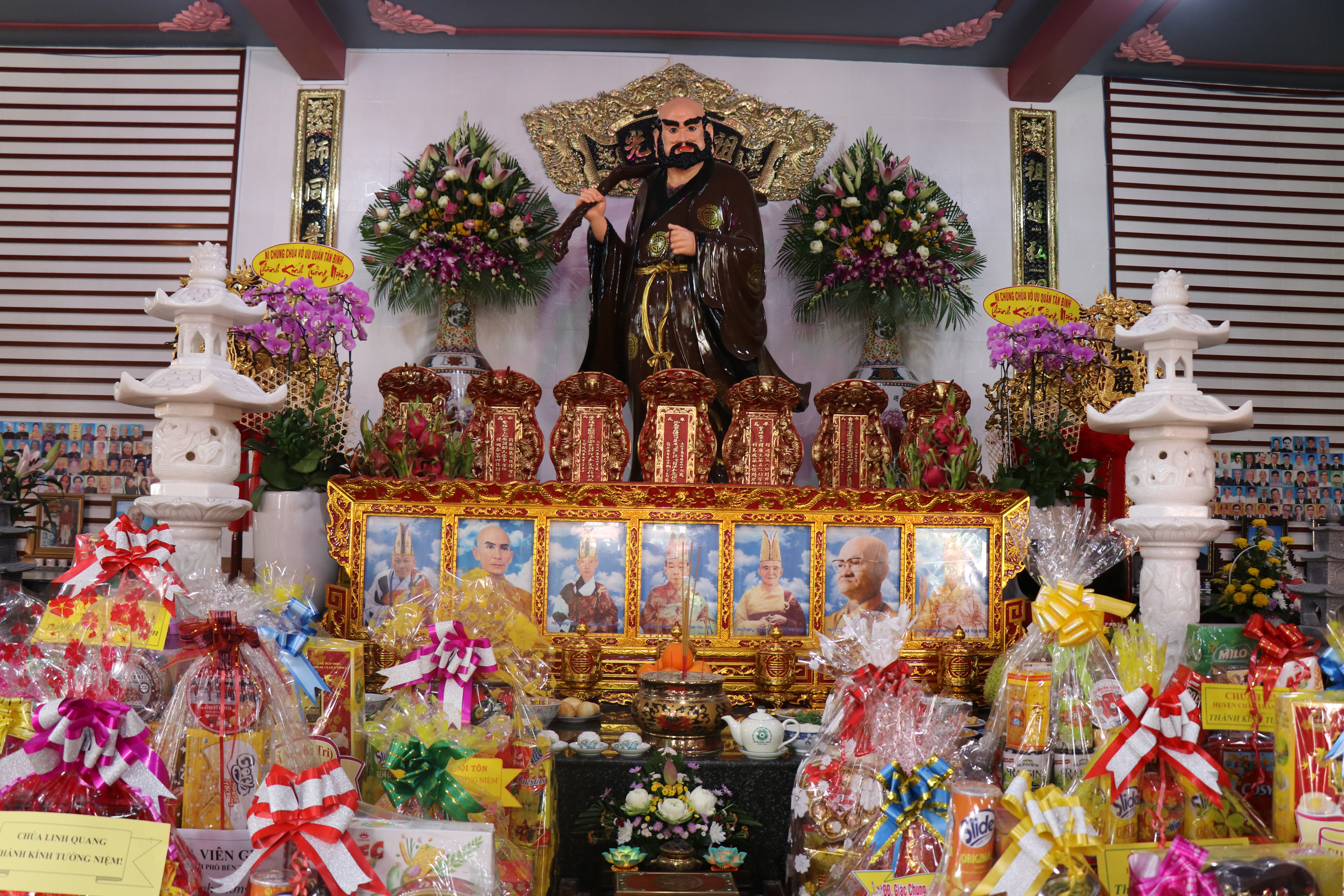 Bến Tre: Chùa Linh Châu trang nghiêm lễ húy kỵ tưởng niệm chư tiền bối hữu công tạo tự