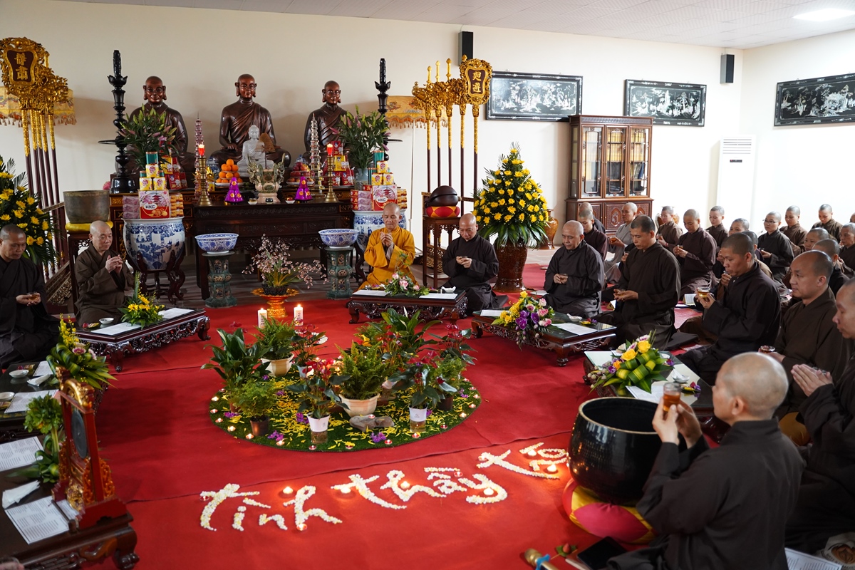 Hà Nội: Ấm áp tình pháp lữ trong đêm Thiền trà tại chùa Vạn Phúc