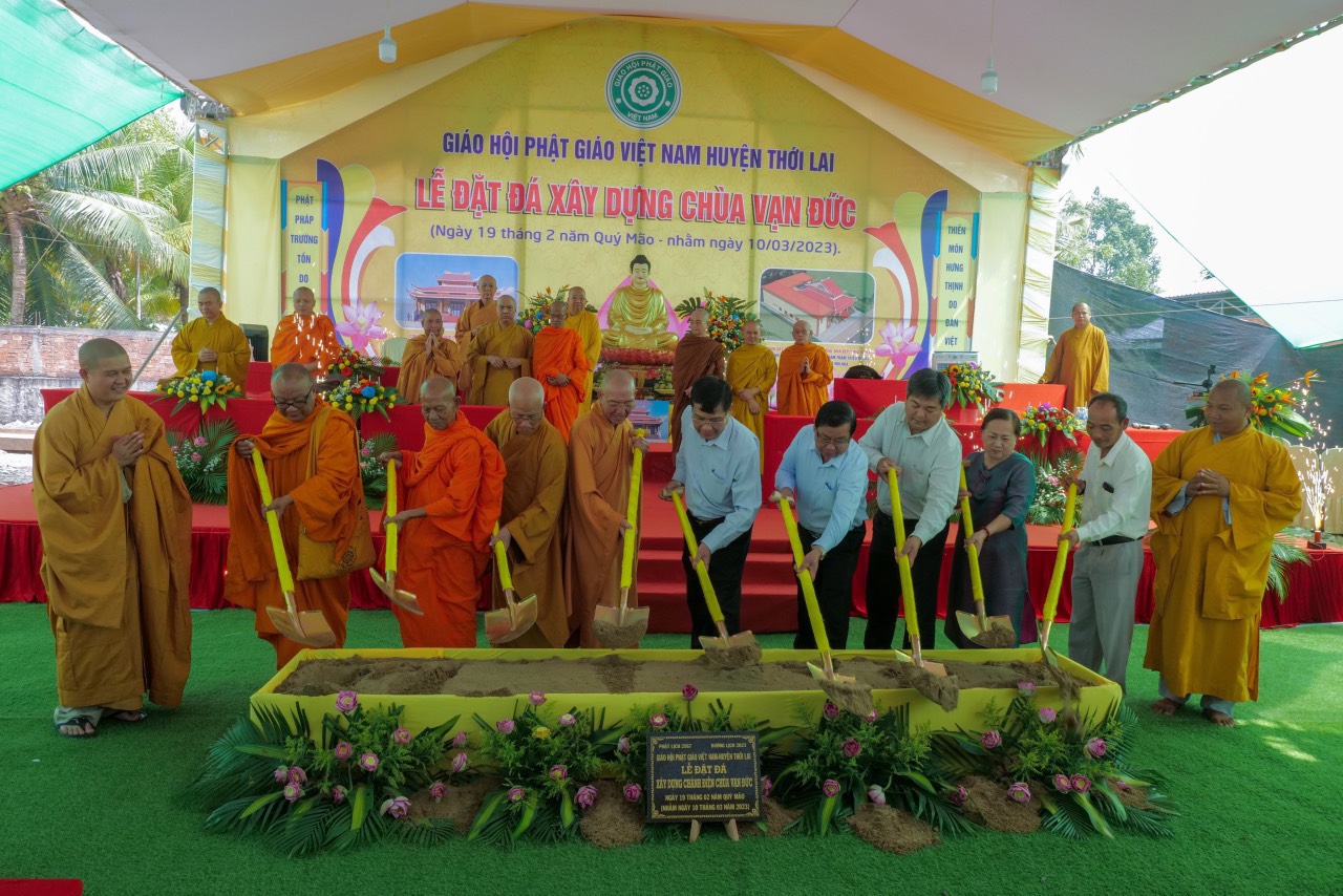 Cần Thơ: Lễ đặt đá khởi công xây dựng chùa Vạn Đức