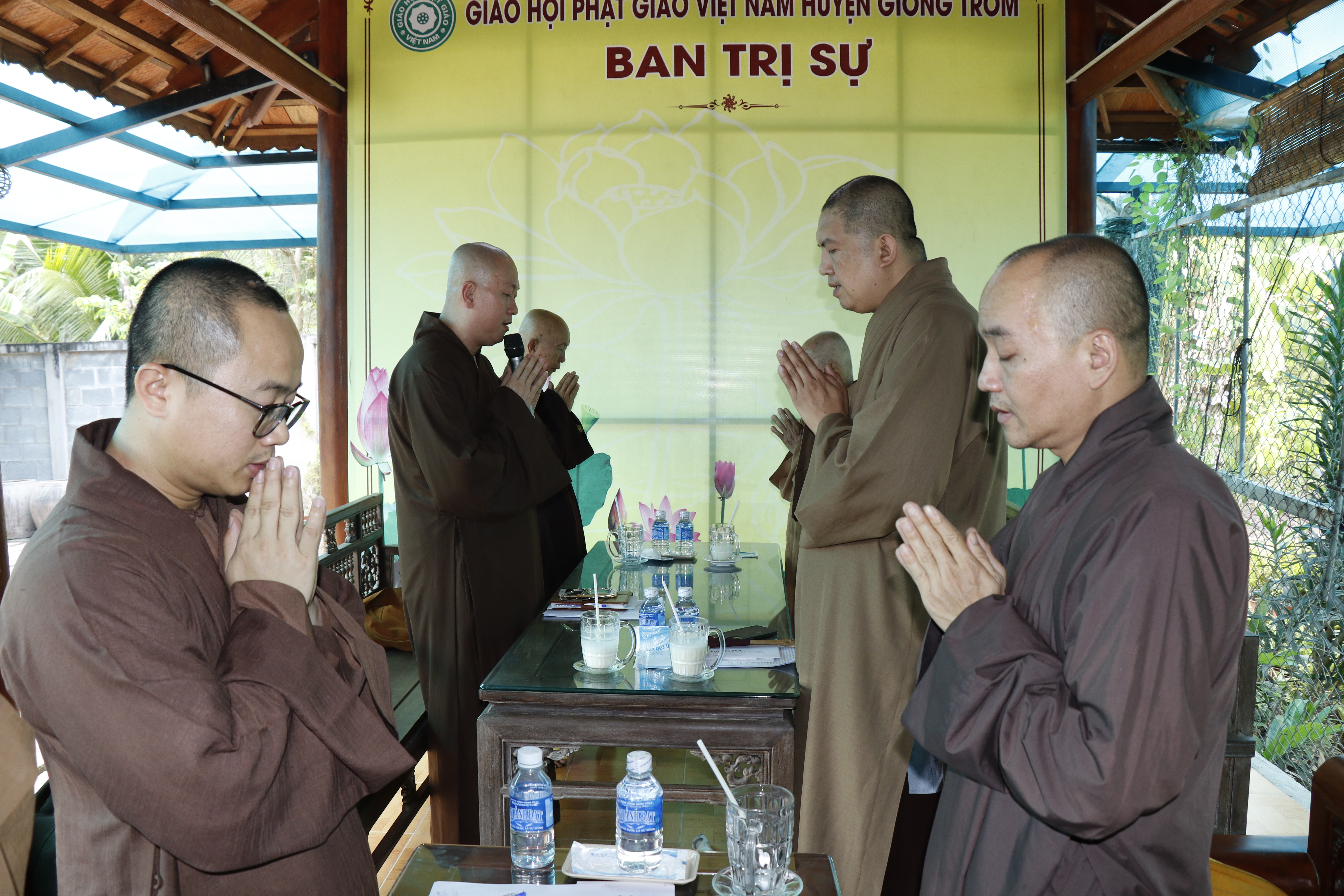 Bến Tre: Ban Trị Sự GHPGVN huyện Giồng Trôm họp định kỳ báo cáo công tác Phật sự tháng 03 và phương hướng hoạt động tháng 04